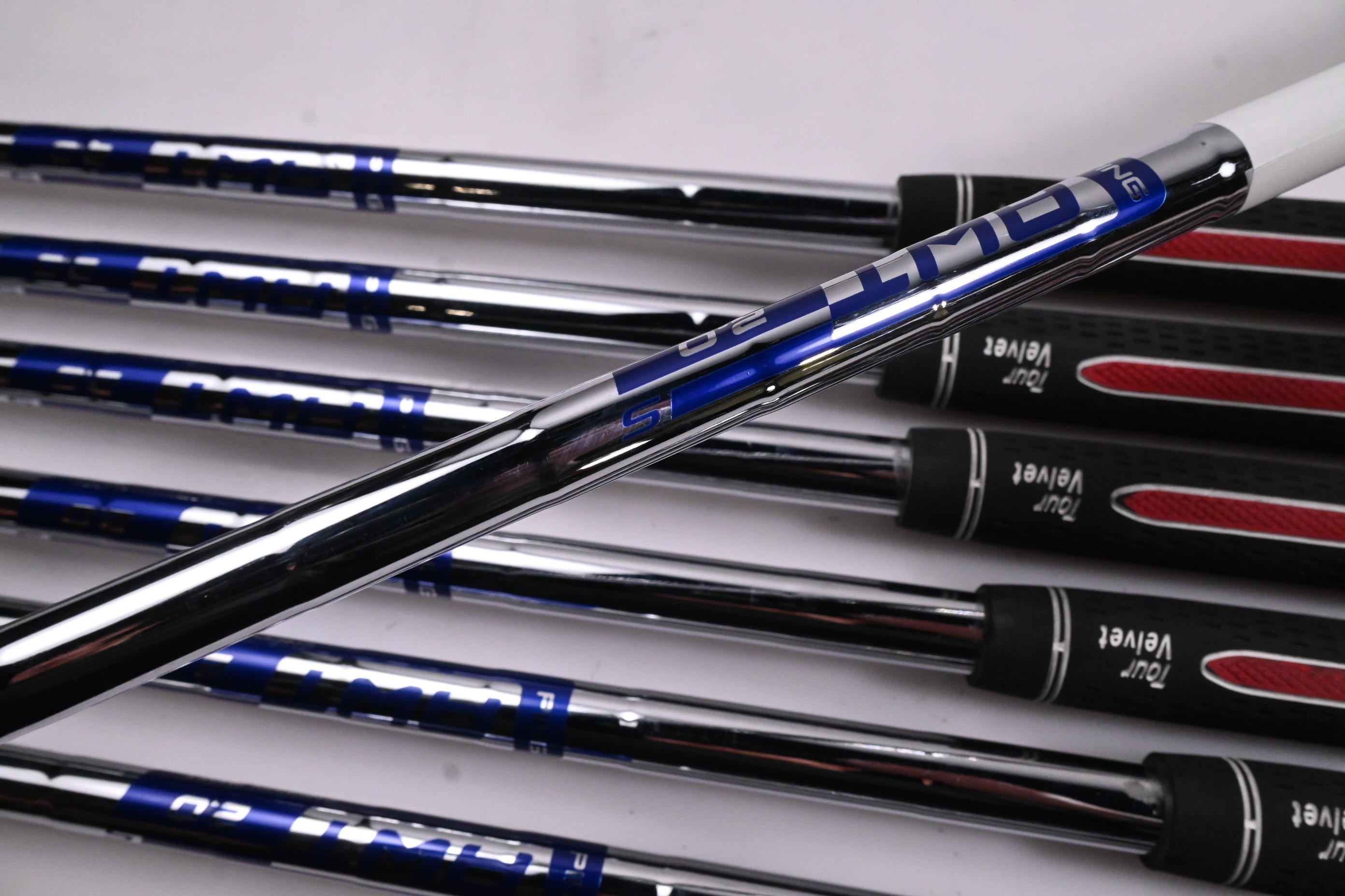 Ping G400 Irons / 4-PW / Silver Dot / Stiff Flex Ping AWT 2.0 Shafts