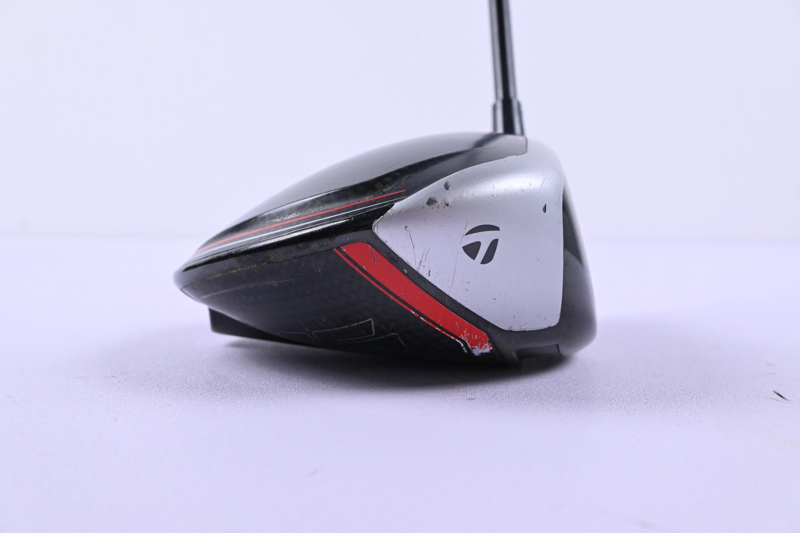 Taylormade M6 Driver / 10.5 Degree / Regular Flex Fujikura Atmos Orange 5 Shaft