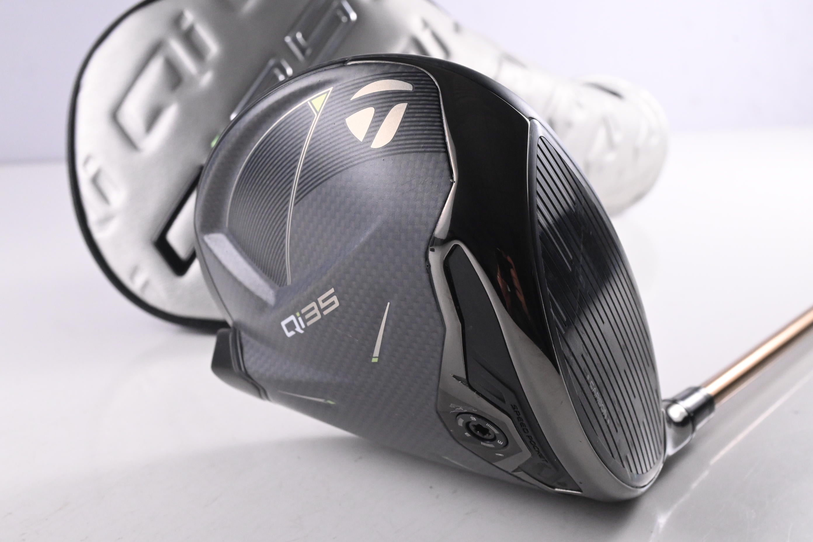 Taylormade Qi35 Driver / 10.5 Degree / Stiff Flex UST ATTAS Speed Series 40
