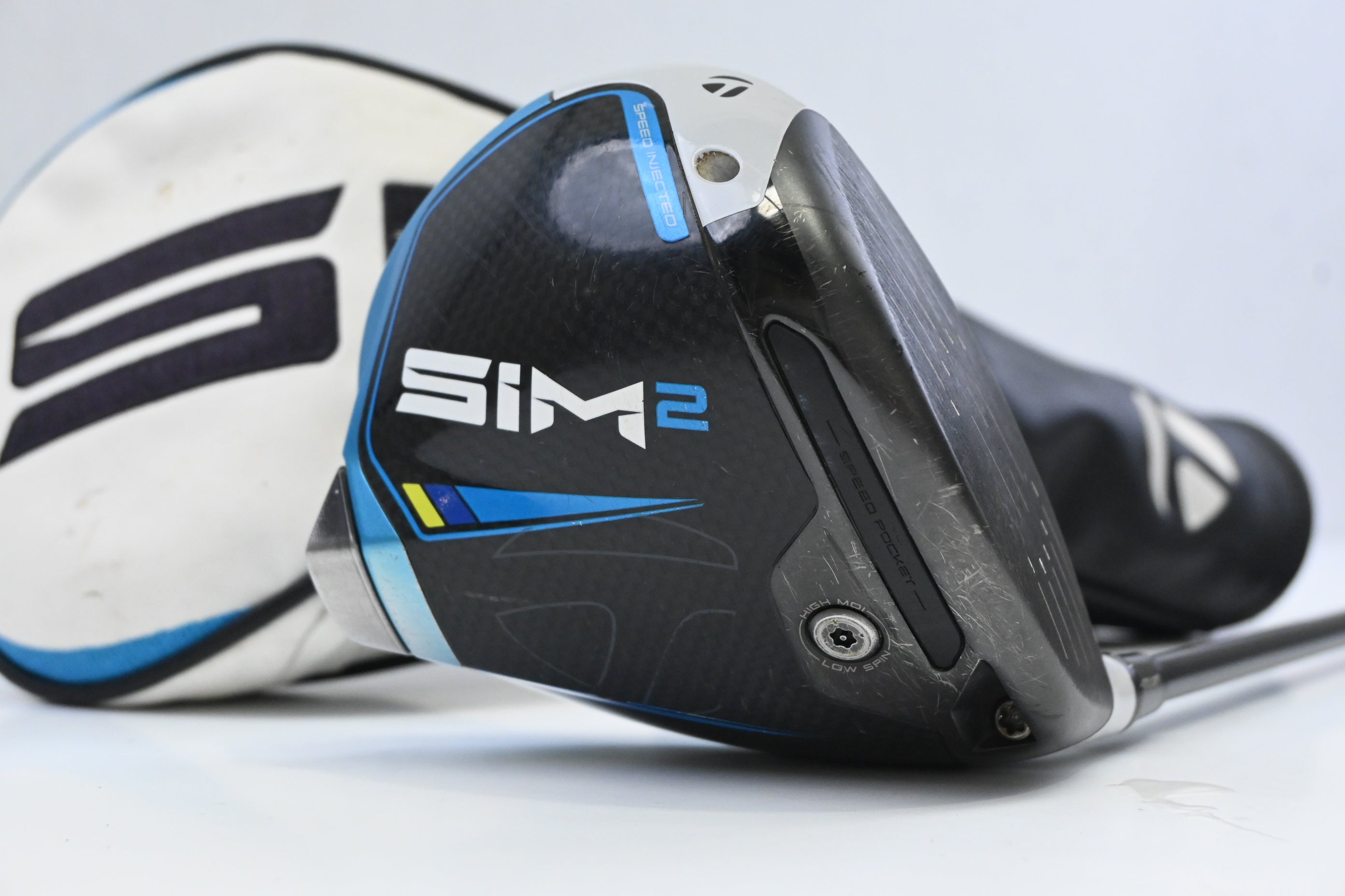 Taylormade SIM2 Driver / 10.5 Degree / Regular Flex Fujikura Ventus TR Red 5