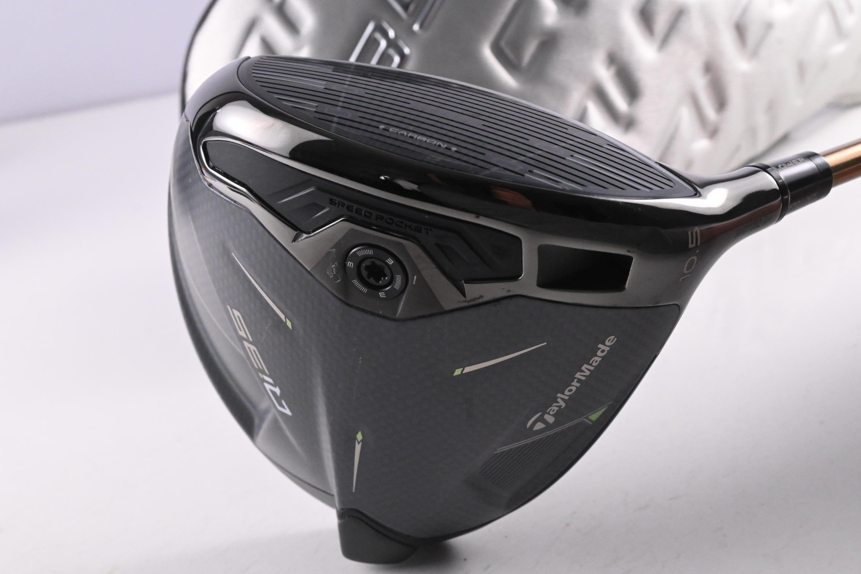 Taylormade Qi35 Driver / 10.5 Degree / Stiff Flex UST ATTAS Speed Series 40