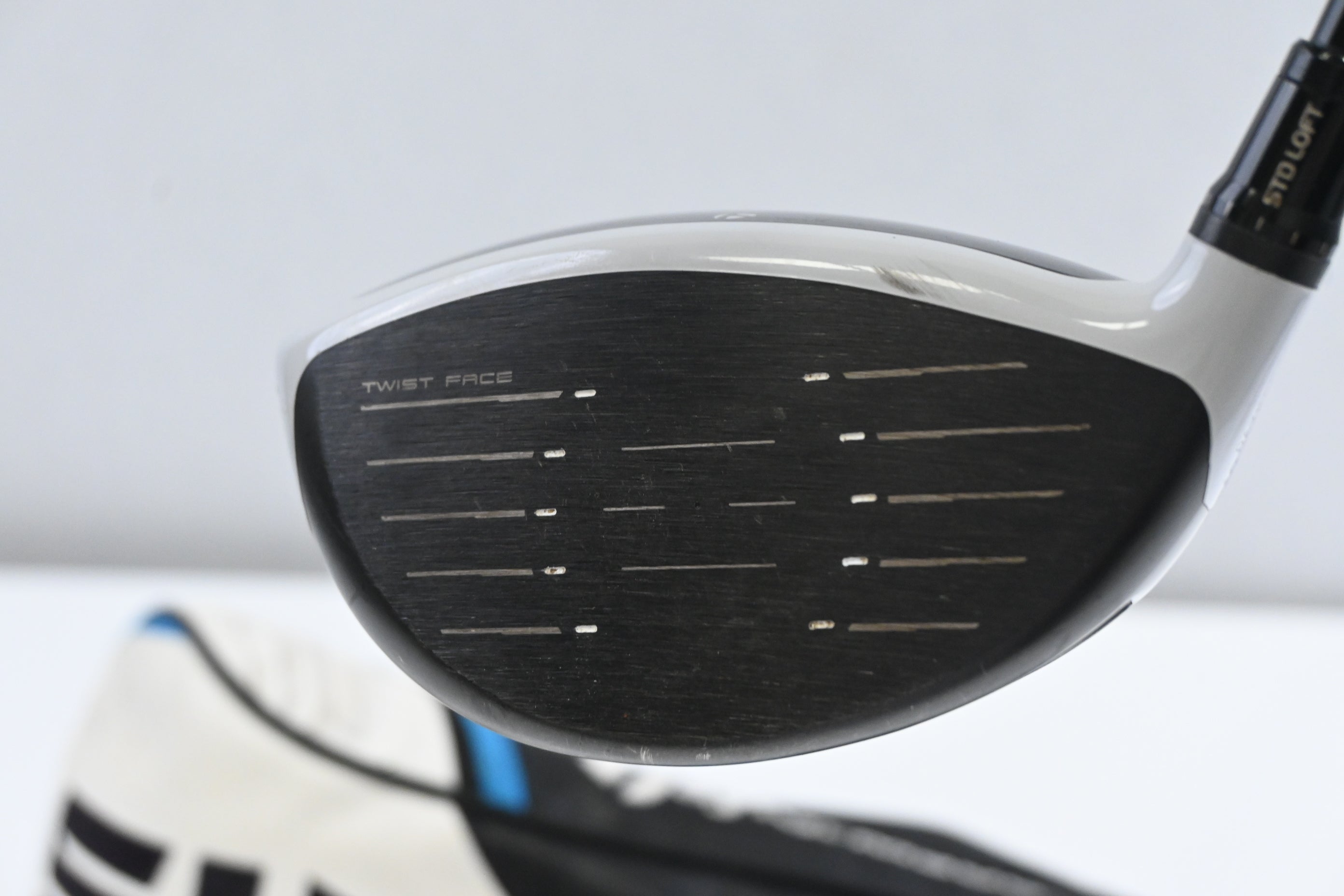 Taylormade SIM2 Driver / 10.5 Degree / Regular Flex Fujikura Ventus TR Red 5