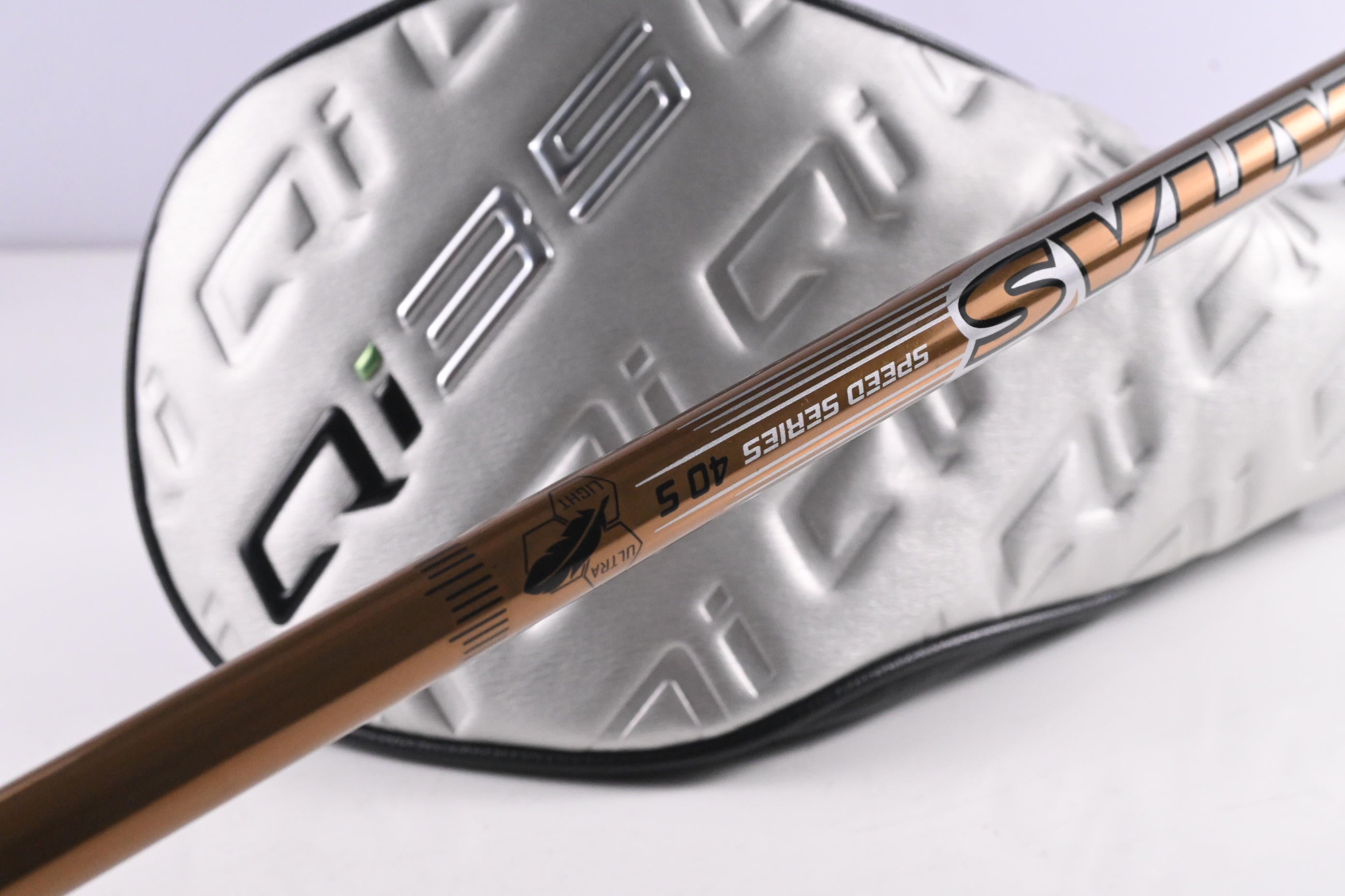 Taylormade Qi35 Driver / 10.5 Degree / Stiff Flex UST ATTAS Speed Series 40