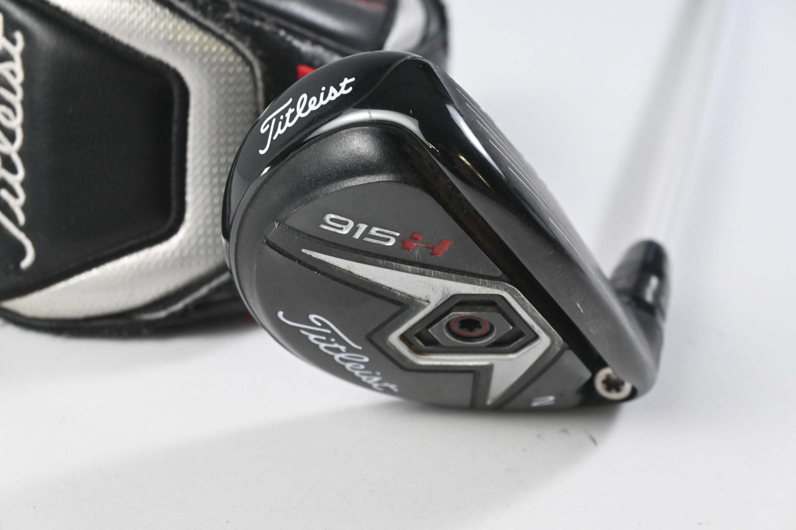 Titleist 915H #2 Hybrid / 18 Degree / Stiff Flex Aldila Rogue Black 85 Shaft