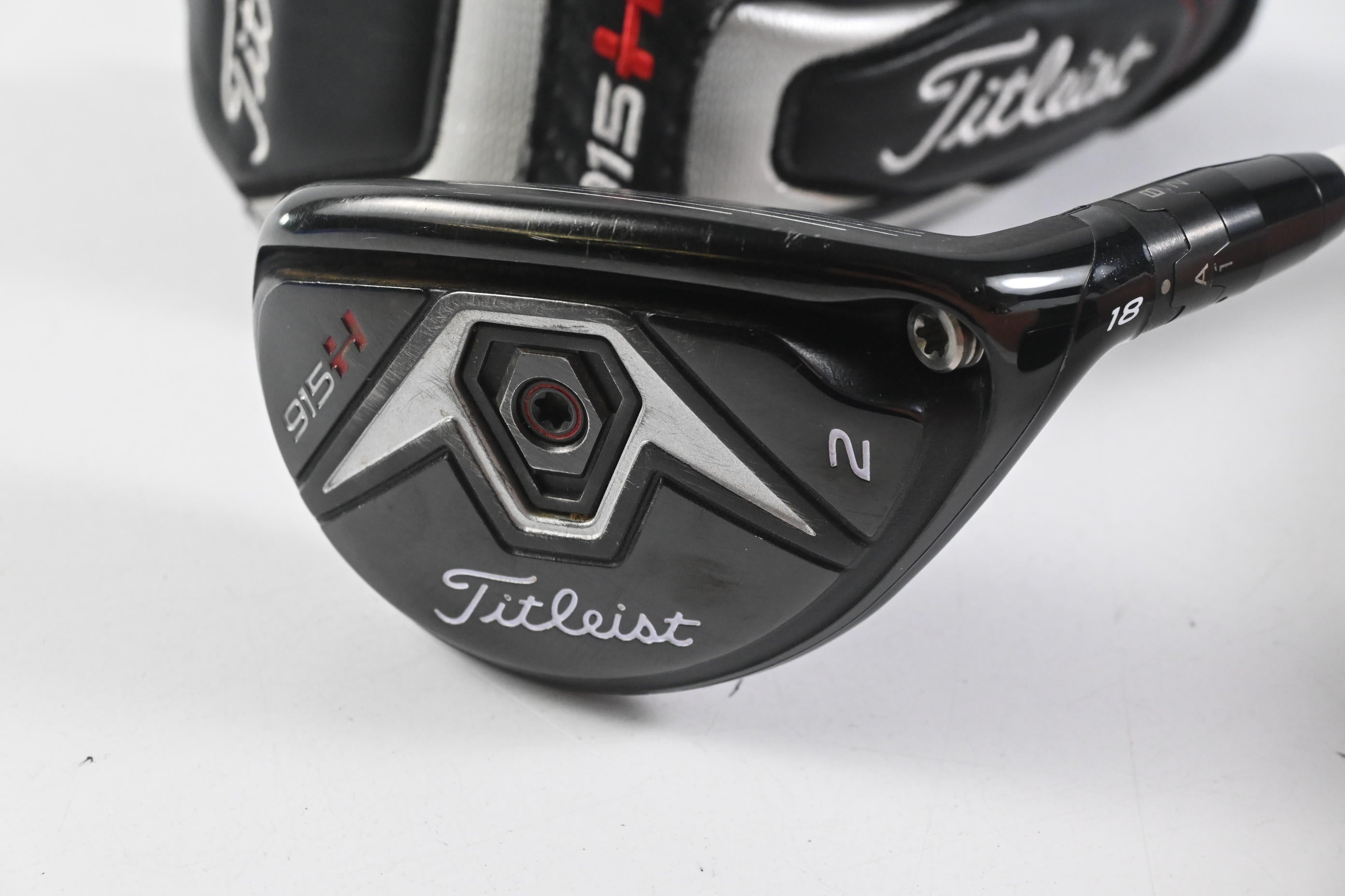 Titleist 915H #2 Hybrid / 18 Degree / Stiff Flex Aldila Rogue Black 85 Shaft