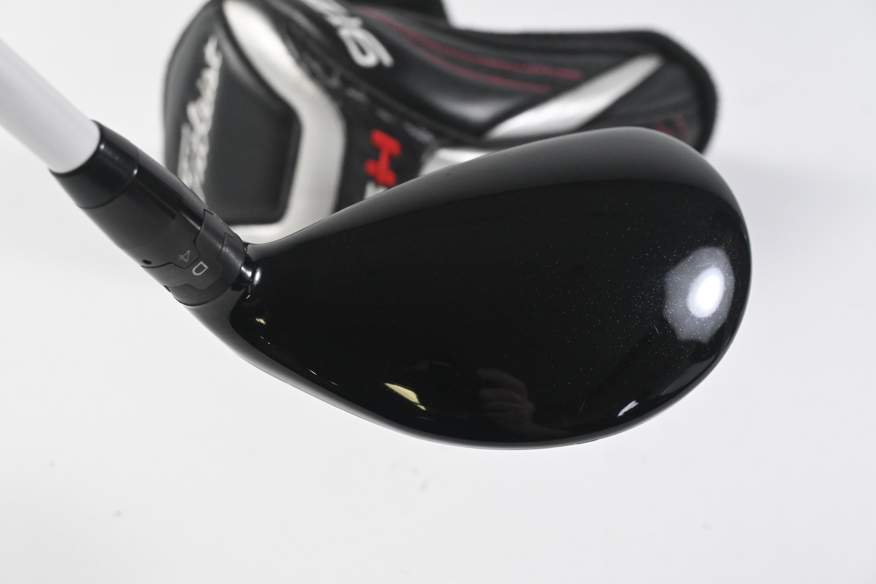 Titleist 915H #2 Hybrid / 18 Degree / Stiff Flex Aldila Rogue Black 85 Shaft