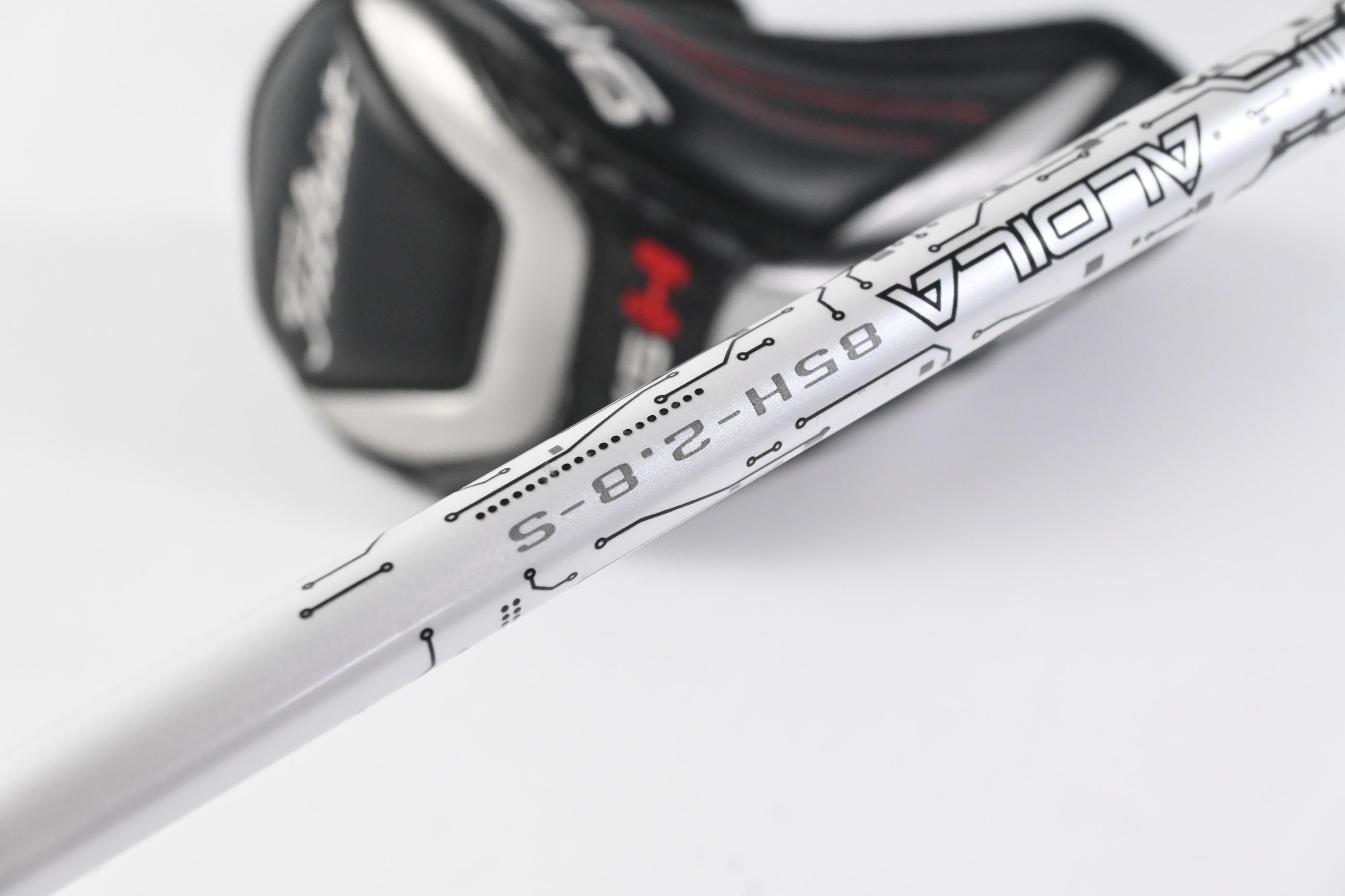 Titleist 915H #2 Hybrid / 18 Degree / Stiff Flex Aldila Rogue Black 85 Shaft