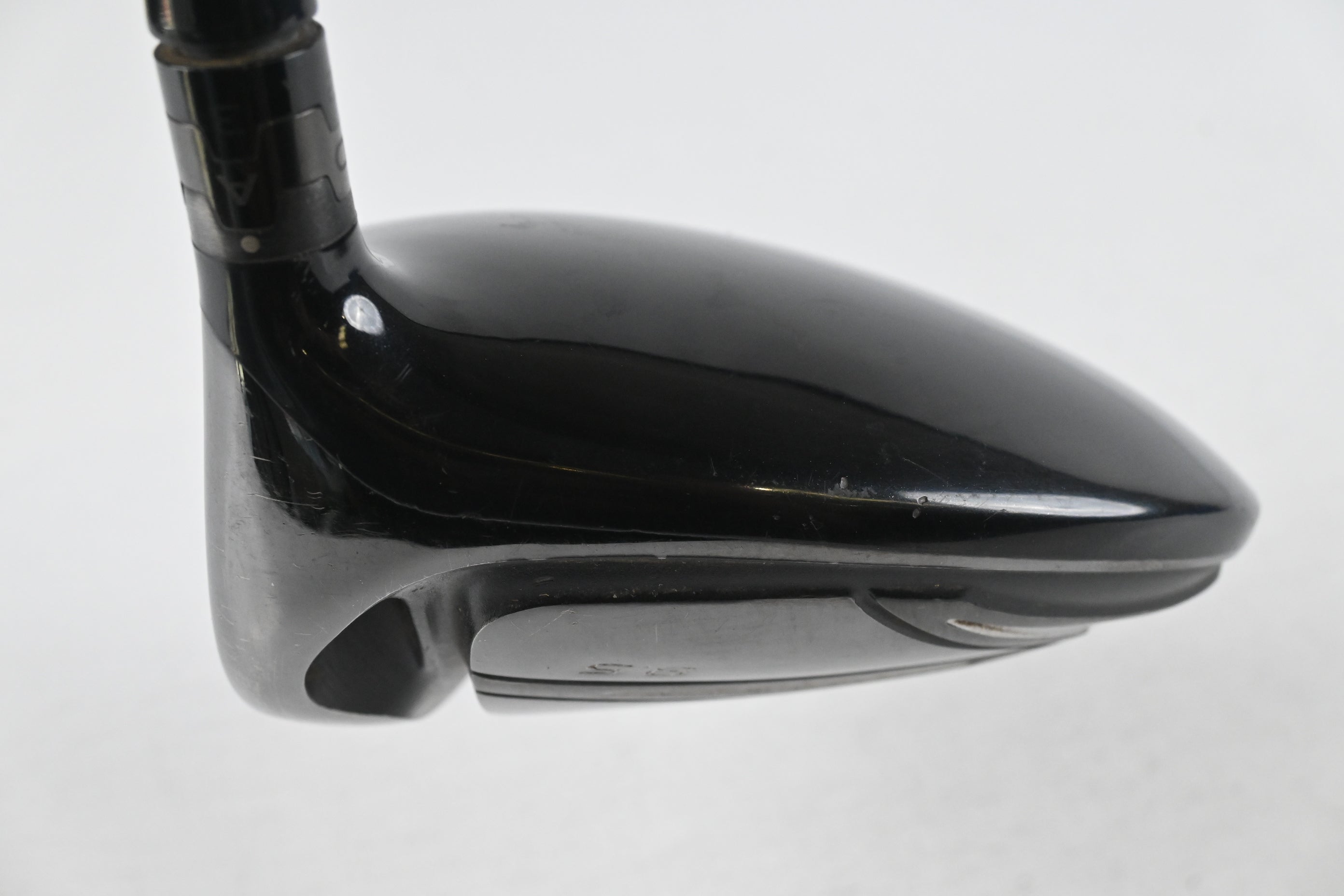 Titleist 915 D2 Driver / 9.5 Degree / Stiff Flex Diamana 'ahina 82 Shaft