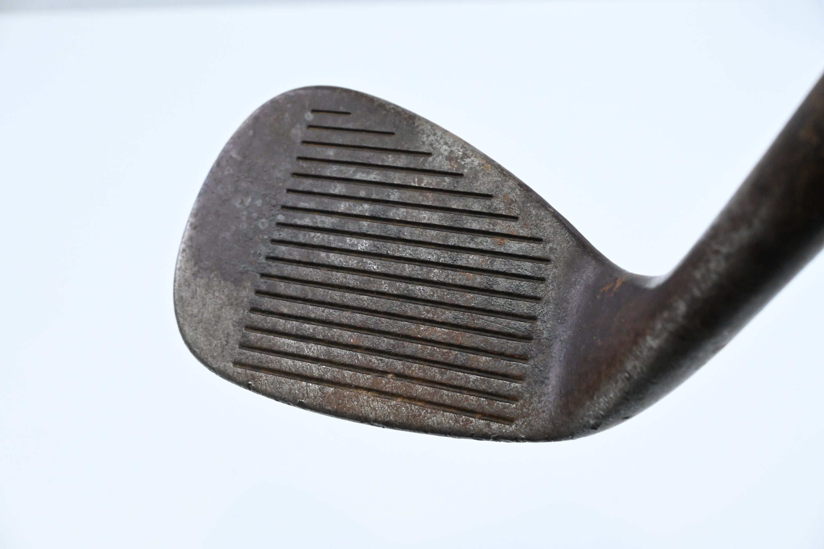 Cleveland 588 Tour Action Sand Wedge / 56 Degree / Stiff Flex Dynamic Gold Shaft