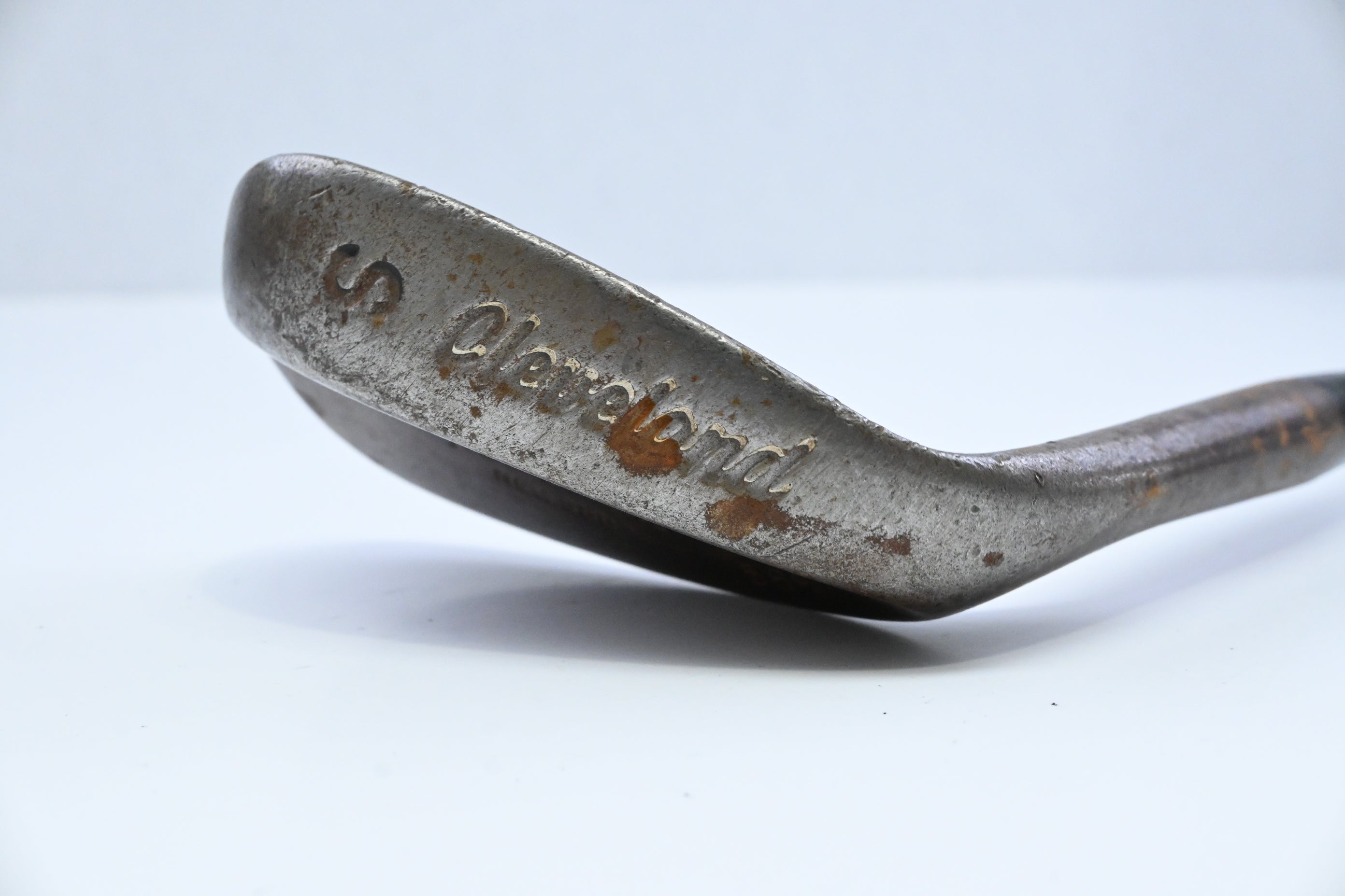 Cleveland 588 Tour Action Sand Wedge / 56 Degree / Stiff Flex Dynamic Gold Shaft