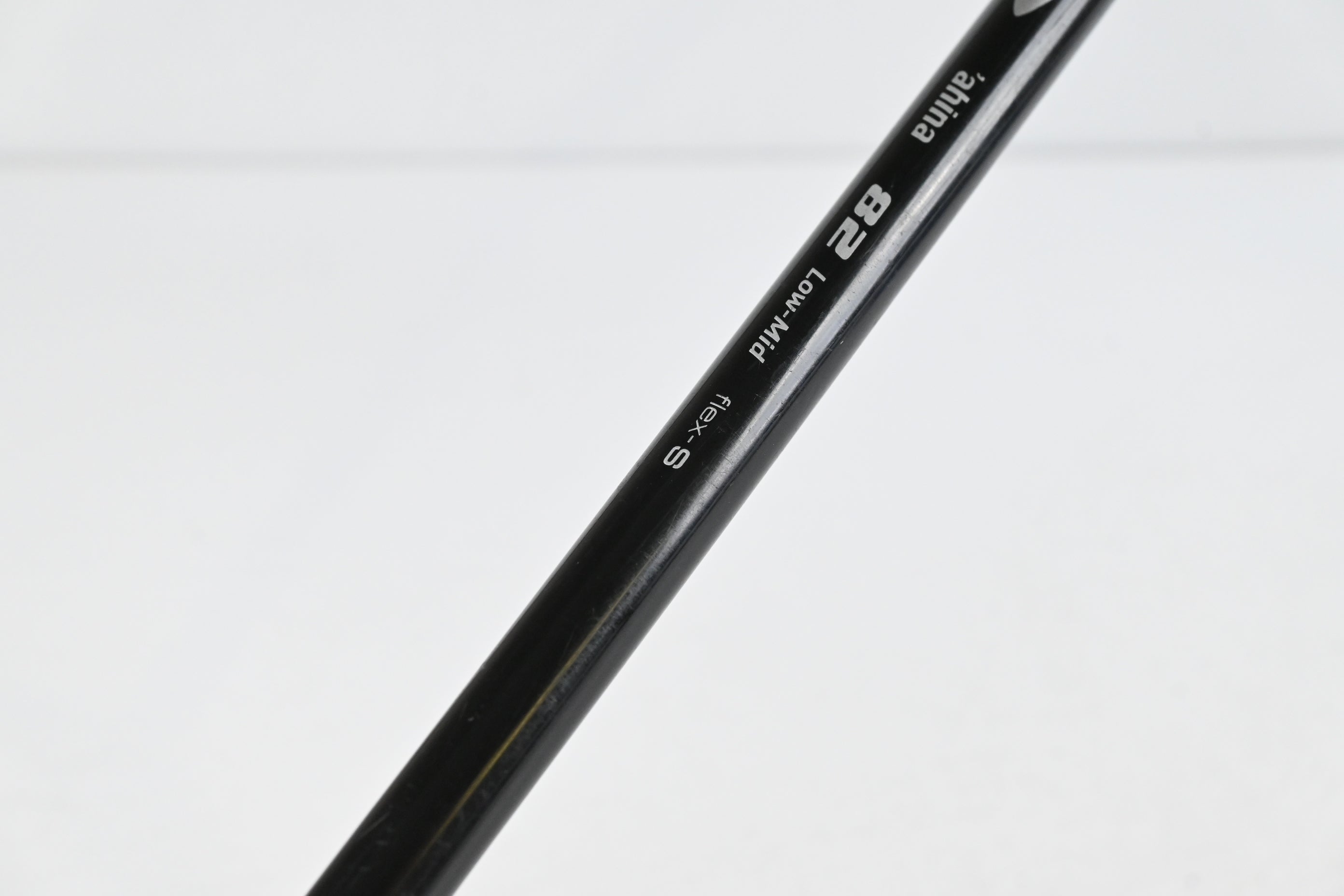 Titleist 915 D2 Driver / 9.5 Degree / Stiff Flex Diamana 'ahina 82 Shaft