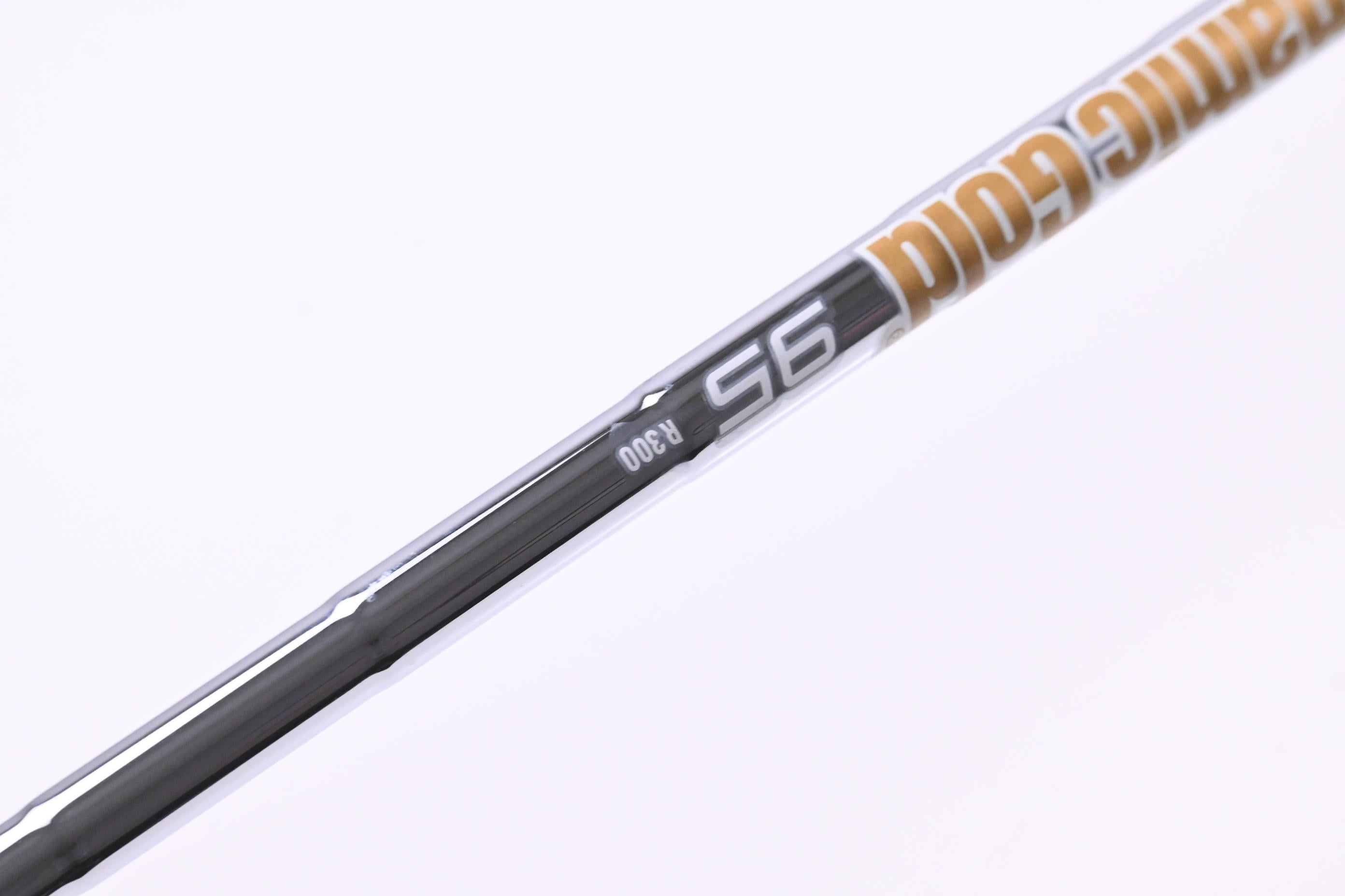 Mizuno JPX 925 Hot Metal HL #7 Iron / Regular Flex Dynamic Gold 95 R300 Shaft