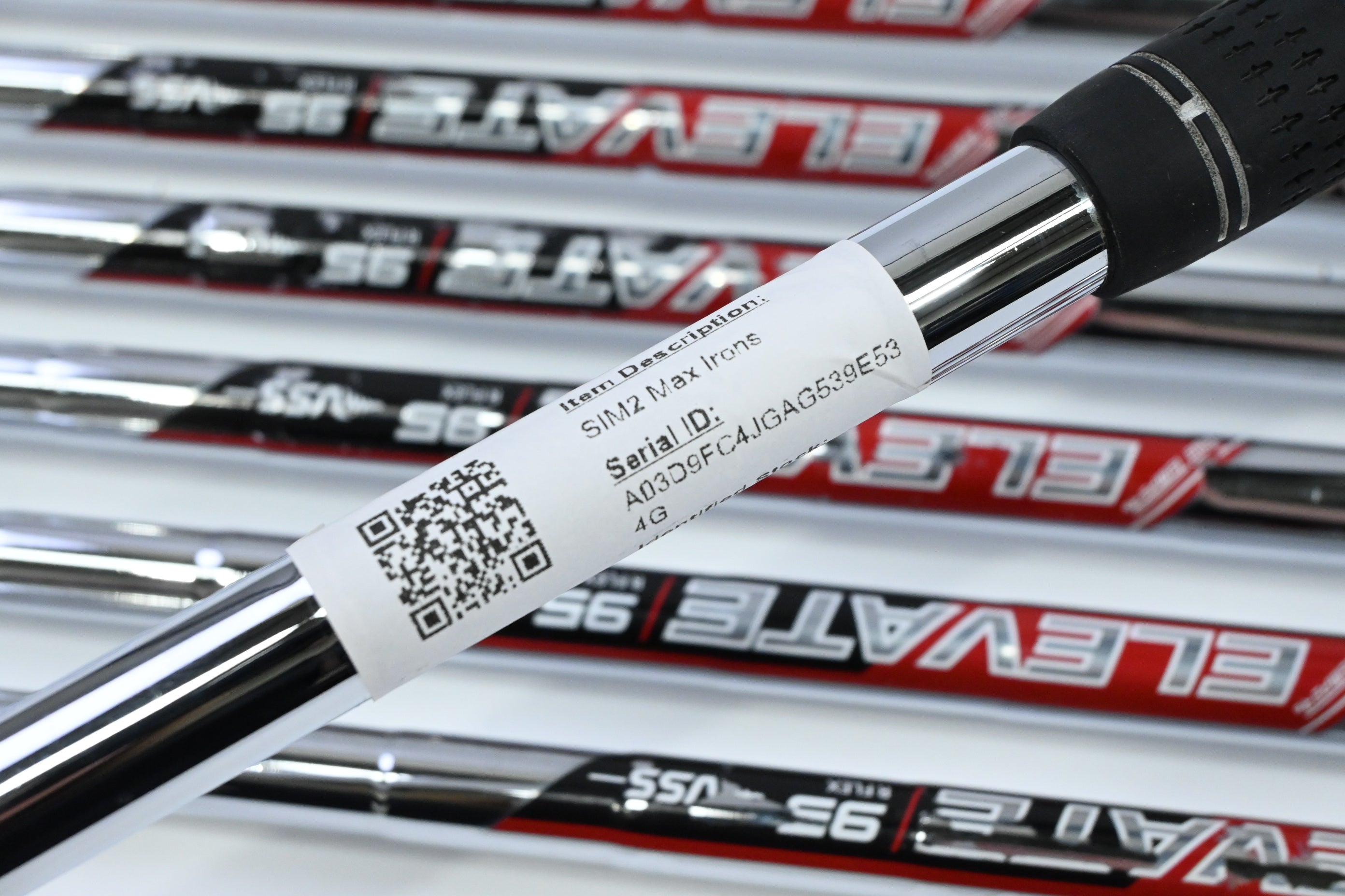 Taylormade SIM2 Max Irons / 5-PW+SW / Regular Flex Elevate 95 Shafts