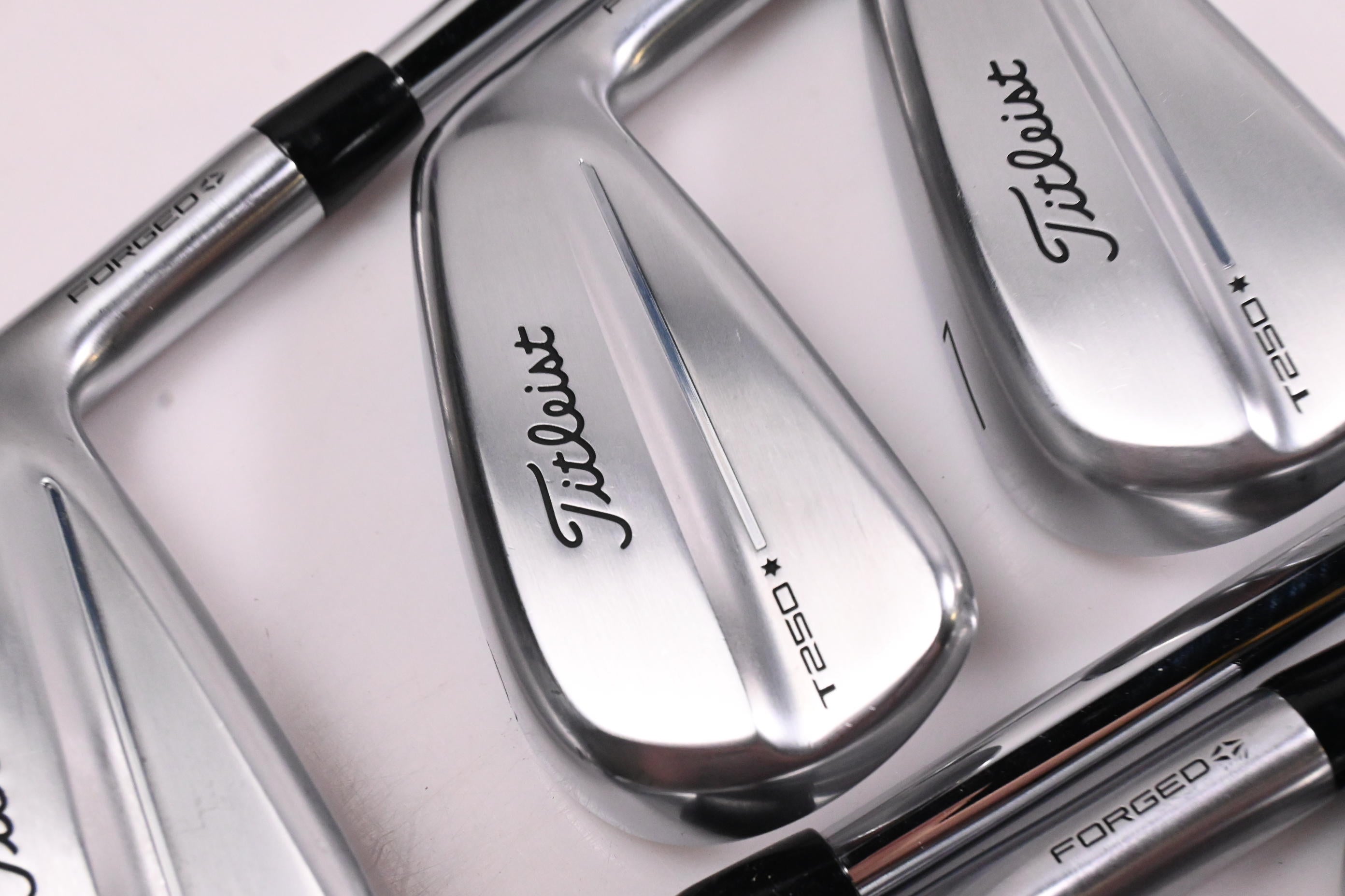 Titleist T250* 2025 Irons / 5-PW+52° / Regular Flex N.S.Pro 850GH Shafts