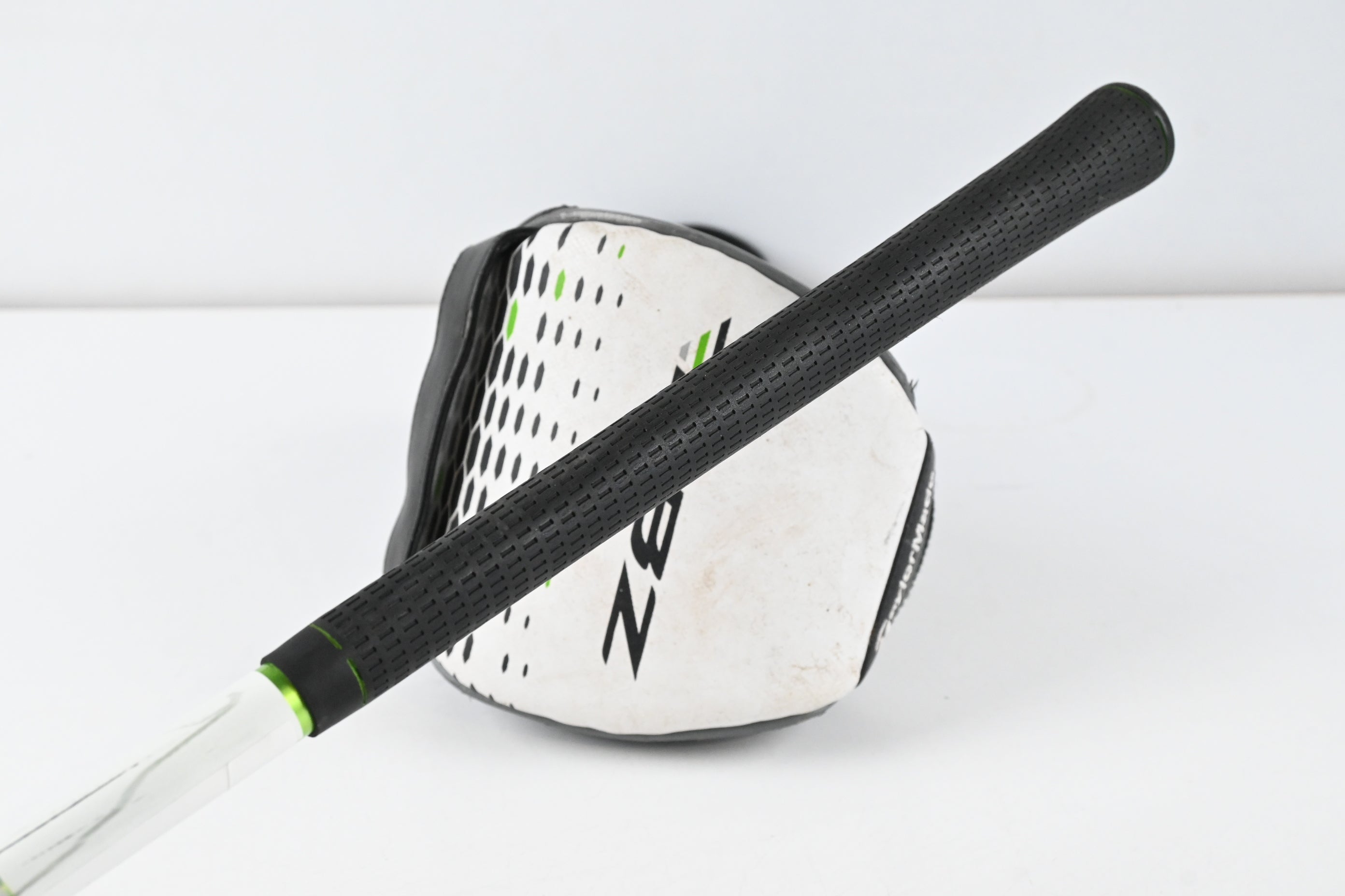 Left Hand Taylormade RBZ Driver / 9.5 Degree / Regular Flex XCon-5 Shaft