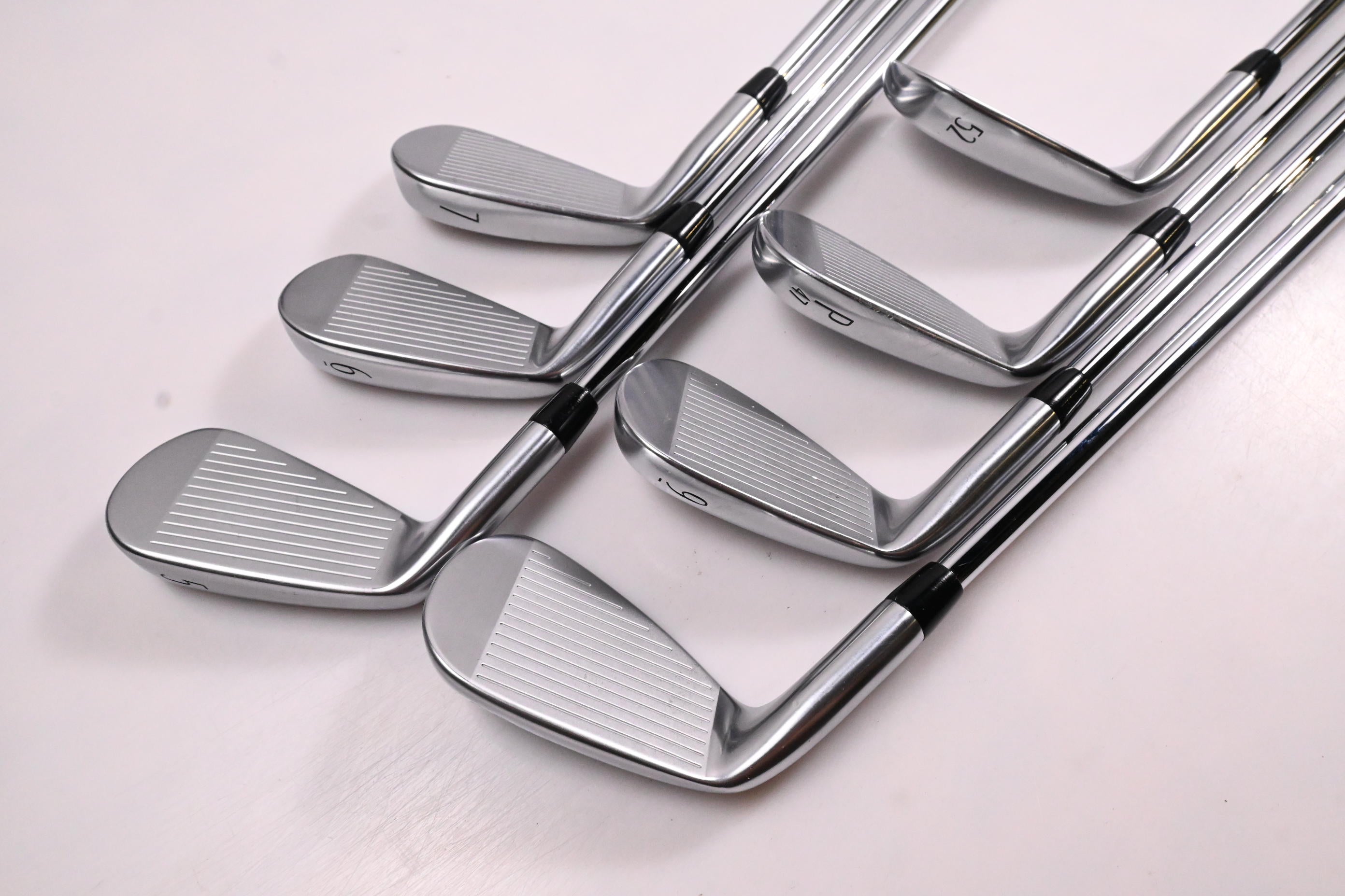 Titleist T250* 2025 Irons / 5-PW+52° / Regular Flex N.S.Pro 850GH Shafts