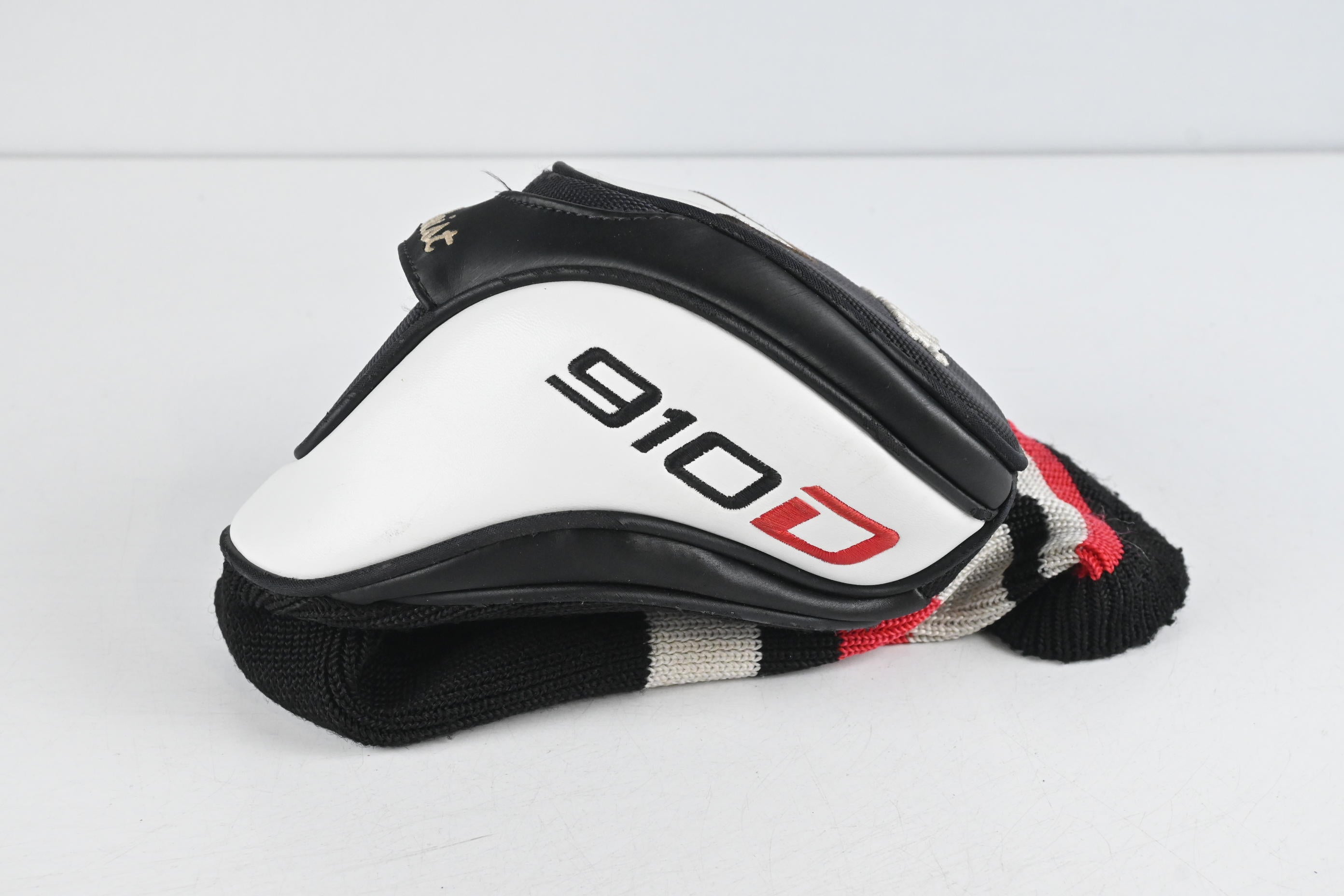 Titleist 910 D3 Driver / 9.5 Degree / Stiff Flex Diamana 'ahina 72 Shaft