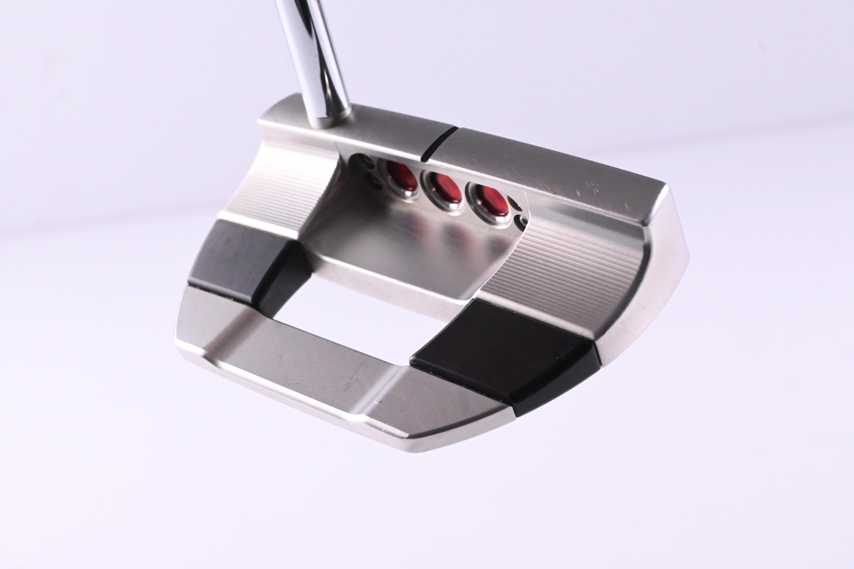 Scotty Cameron 2025 Studio Style Fastback Putter / 33 Inch