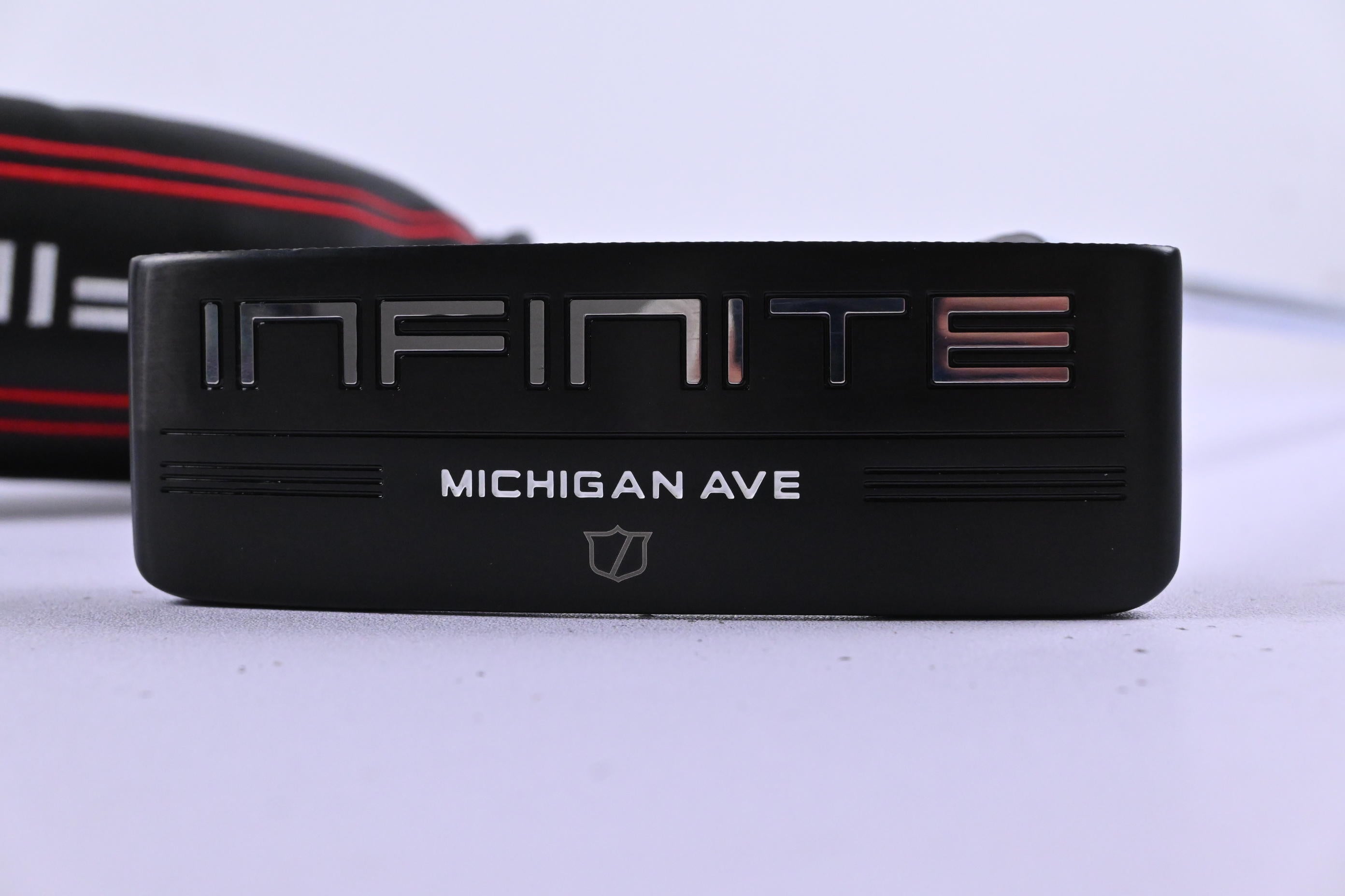 Wilson Infinite 2024 Michigan Ave Putter / 34 Inch