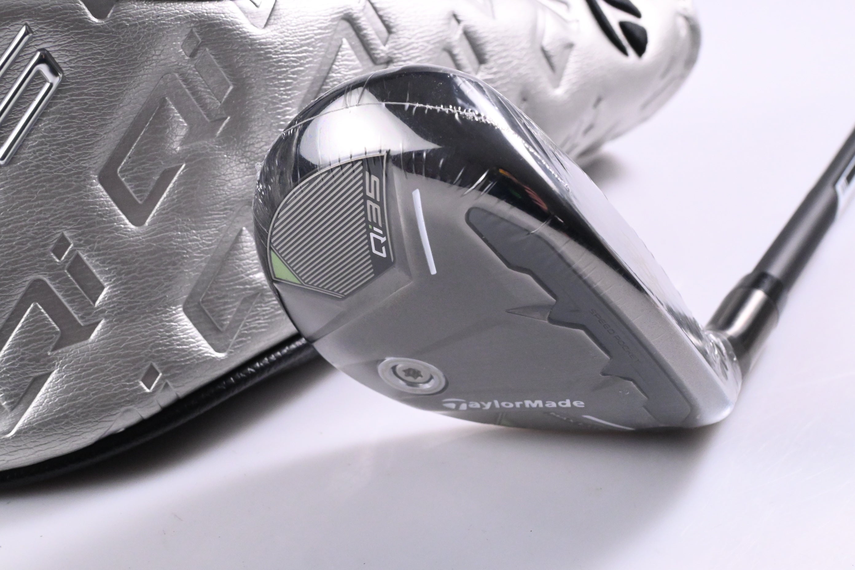 Taylormade Qi35 Max Lite #5 Hybrid / 27 Degree / Senior Flex Vanquish 5 Shaft