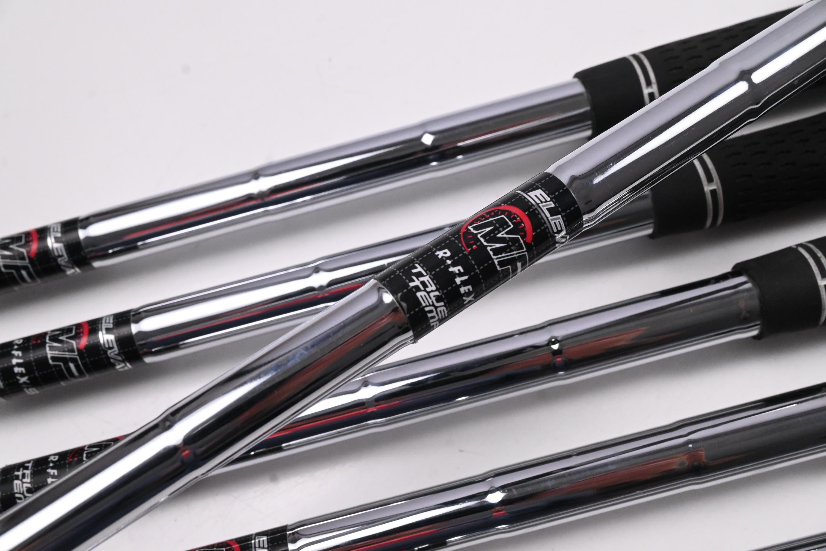 Callaway Rogue ST Max Irons / 5-PW / Regular Flex Elevate MPH 95 Shafts