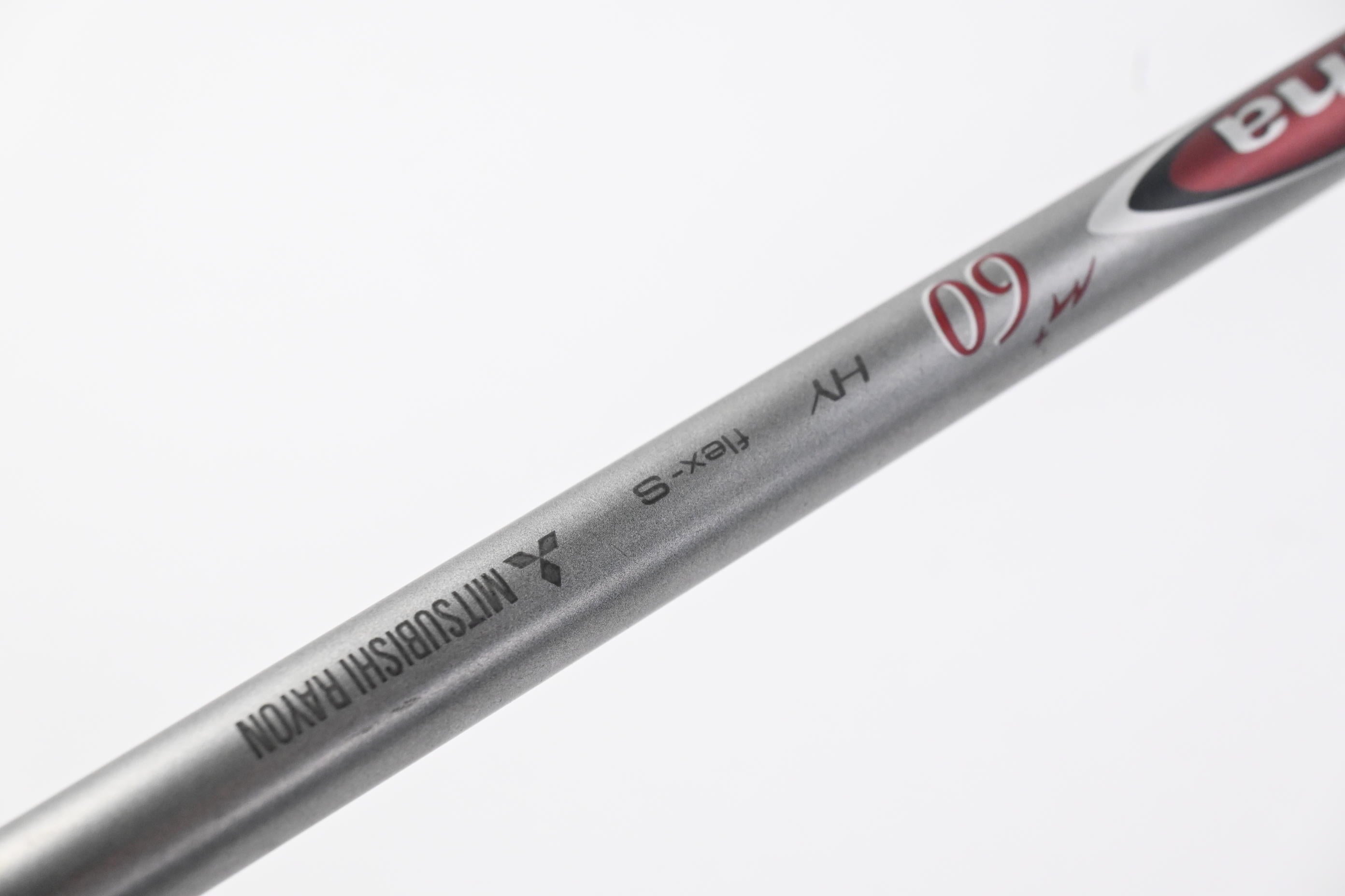 Titleist 915H #2 Hybrid / 18 Degree / Stiff Flex Diamana M+80 Shaft