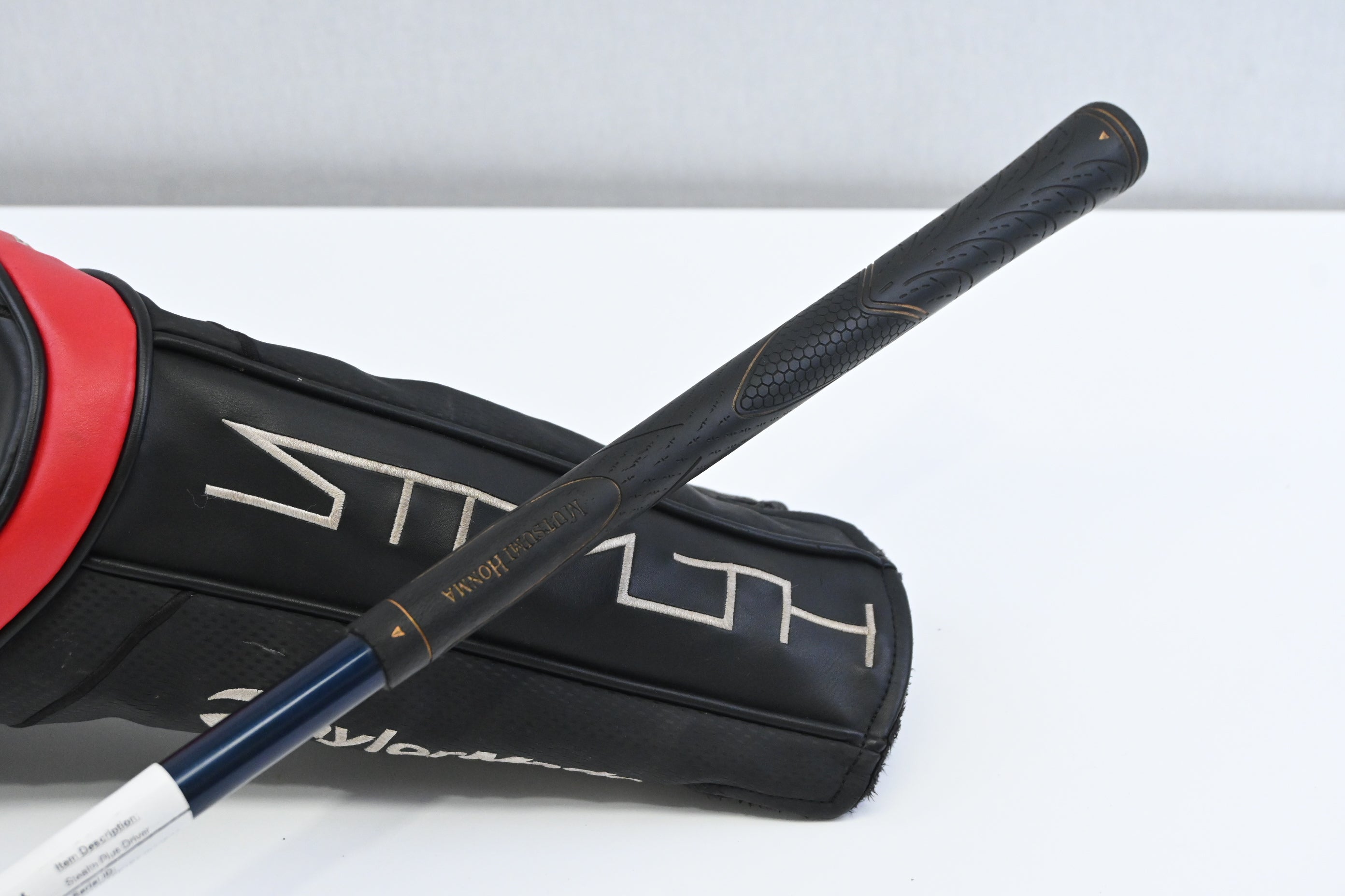 Taylormade Stealth Plus Driver / 10.5 Degree / Regular Flex Fujikura Ventus Blue 5