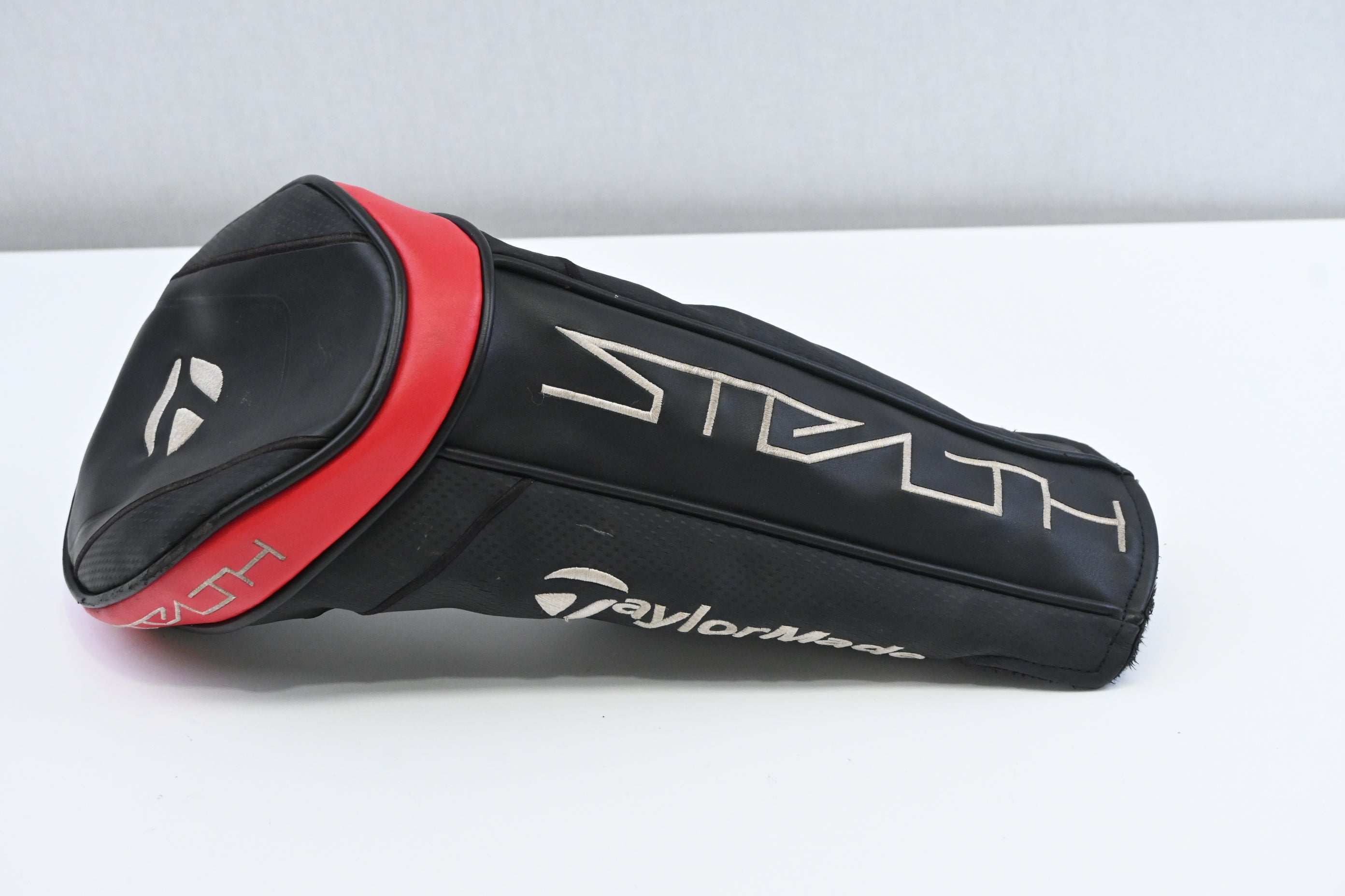 Taylormade Stealth Plus Driver / 10.5 Degree / Regular Flex Fujikura Ventus Blue 5
