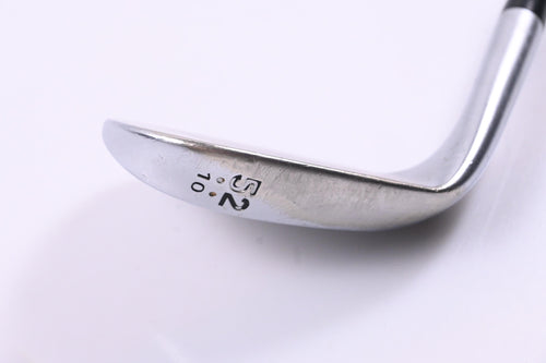 Cleveland 588 RTX Gap Wedge / 52 Degree / Wedge Flex Dynamic Gold Shaft