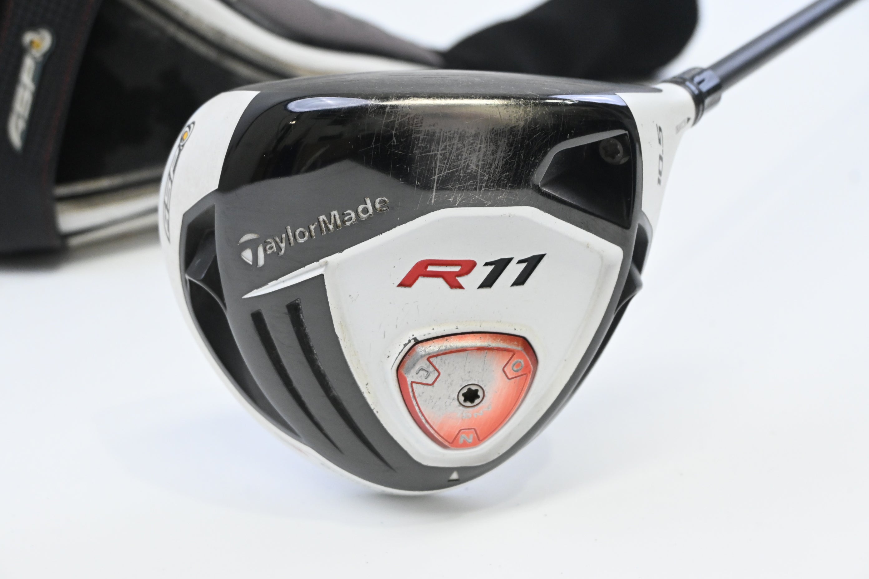 Taylormade R11 Driver / 10.5 Degree / Stiff Flex Fujikura Blur 65 Shaft