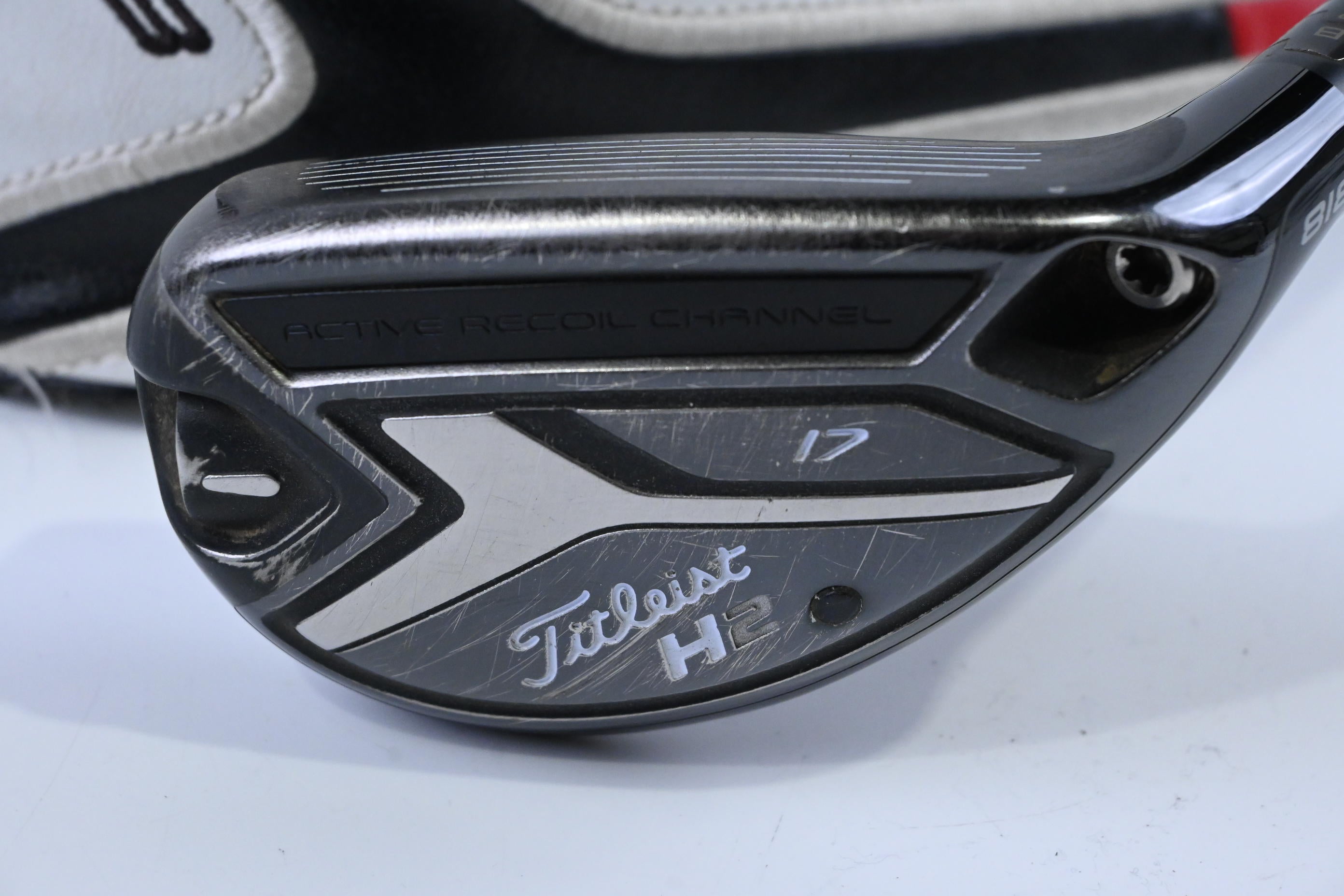 Titleist 818 H2 #2 Hybrid / 17 Degree / Stiff Flex Diamana M+ 60 Shaft