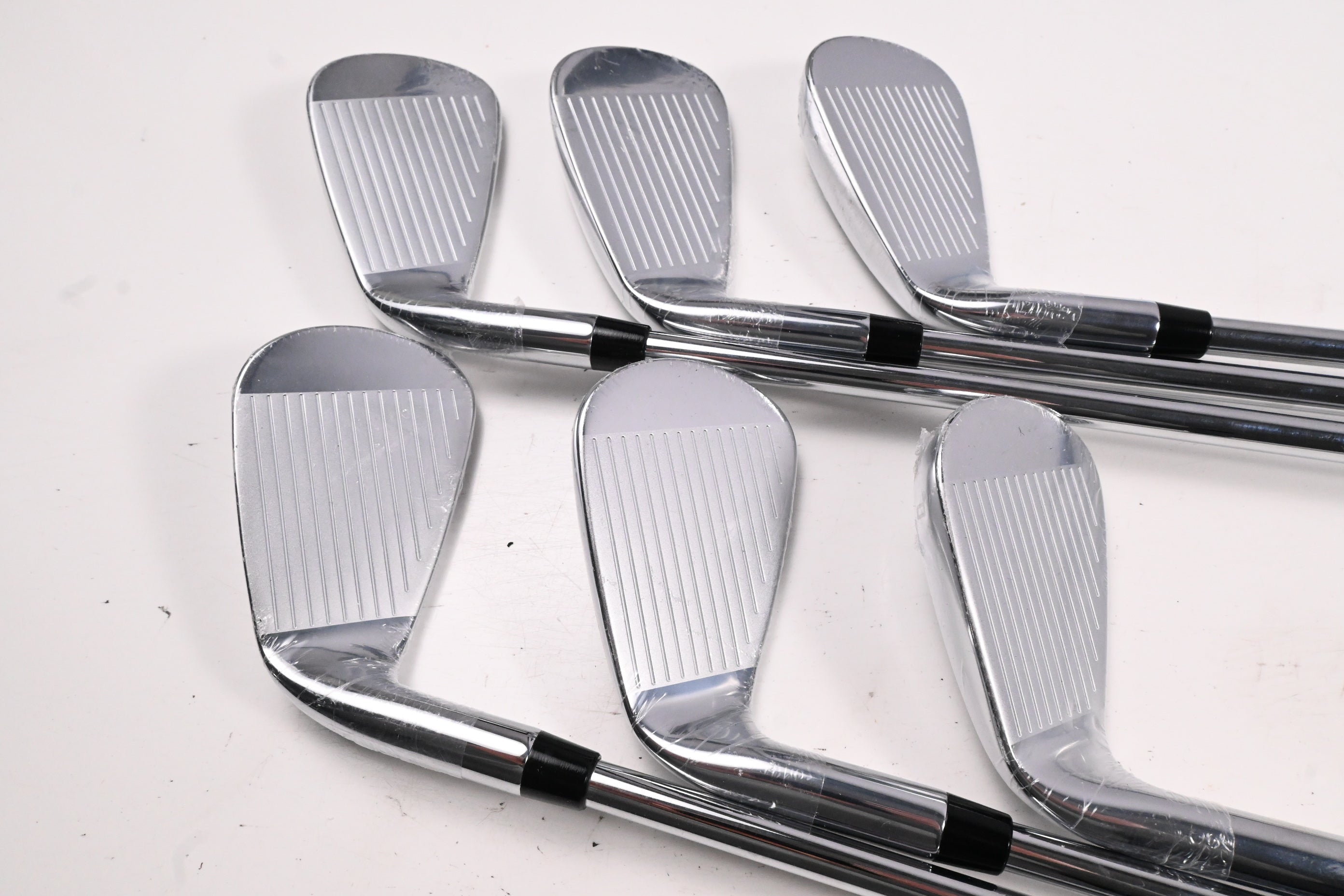Callaway Elyte Irons / 5-PW / Regular Flex Vector 7 80 Shafts