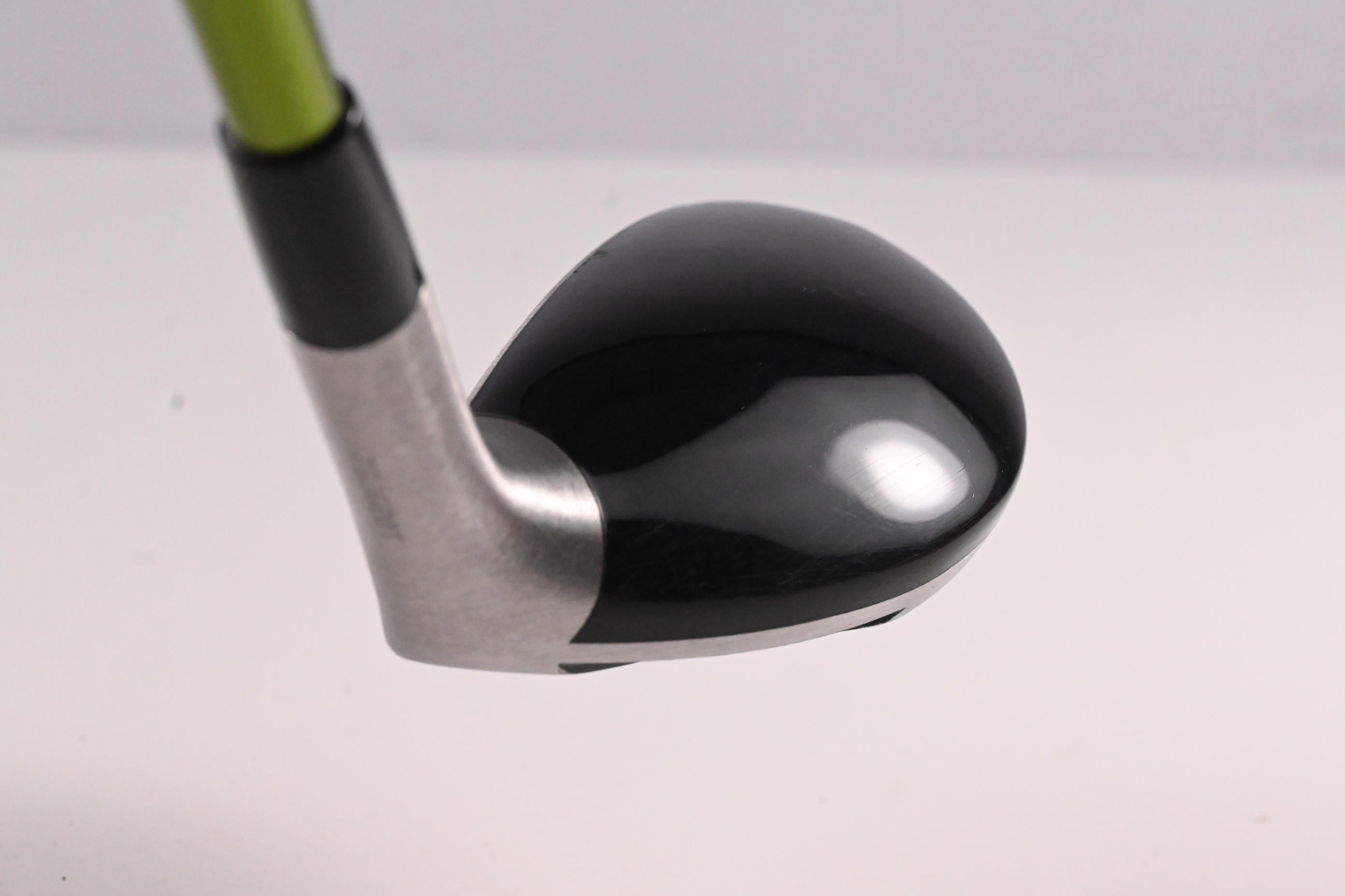 Titleist 585.H #2 Hybrid / 17 Degree / Stiff Flex Aldila NV Green 85 Shaft
