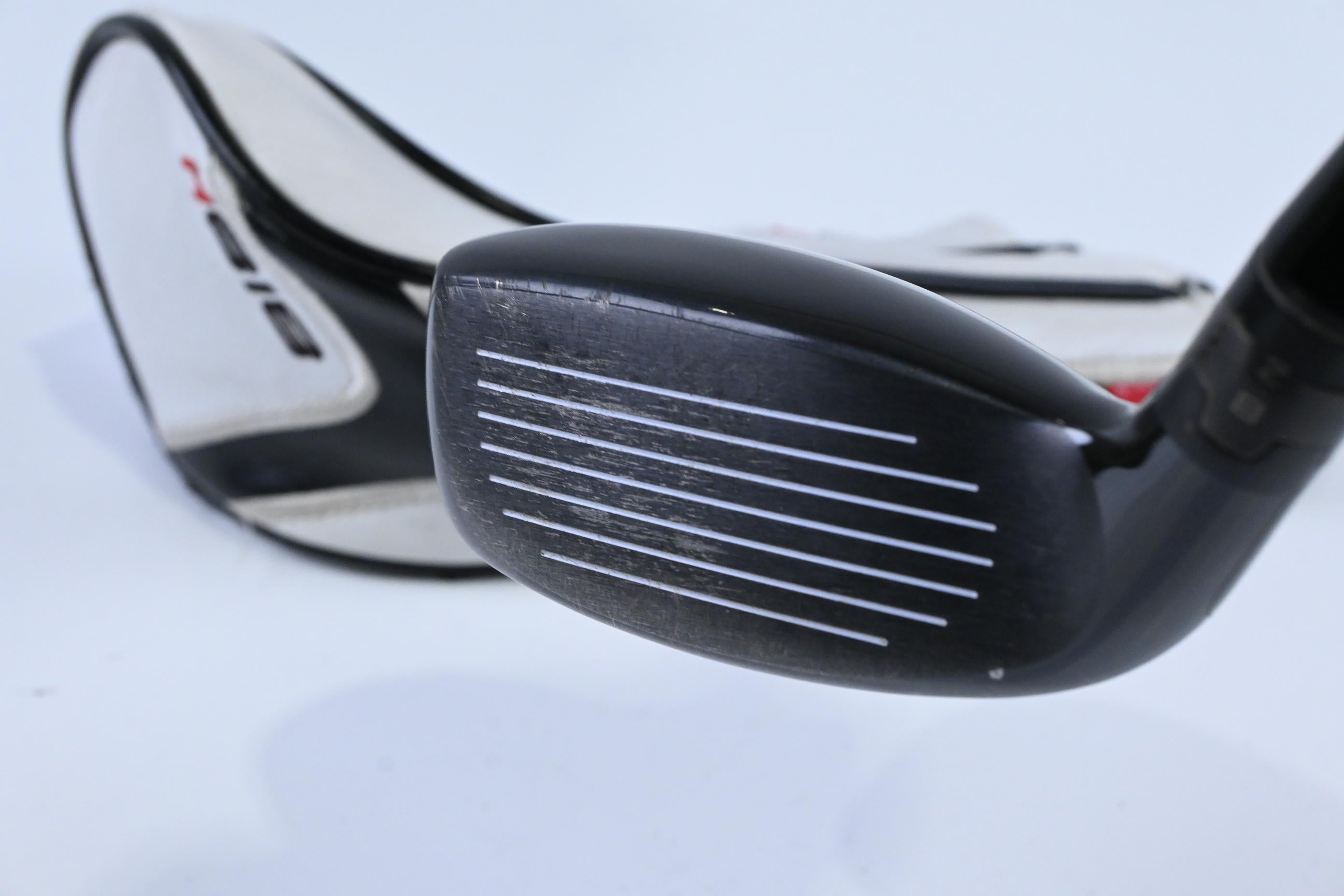 Titleist 818 H2 #2 Hybrid / 17 Degree / Stiff Flex Diamana M+ 60 Shaft