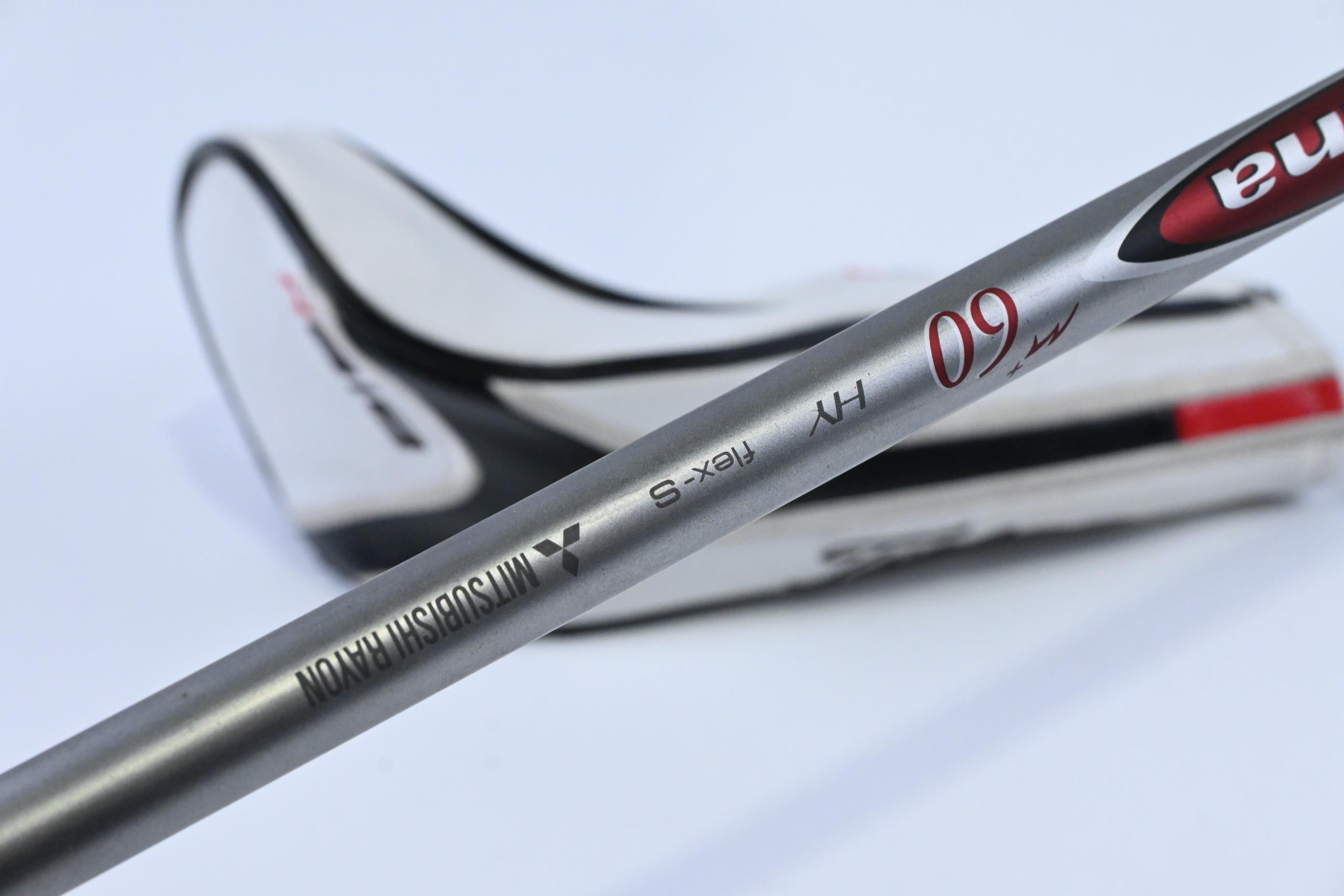 Titleist 818 H2 #2 Hybrid / 17 Degree / Stiff Flex Diamana M+ 60 Shaft