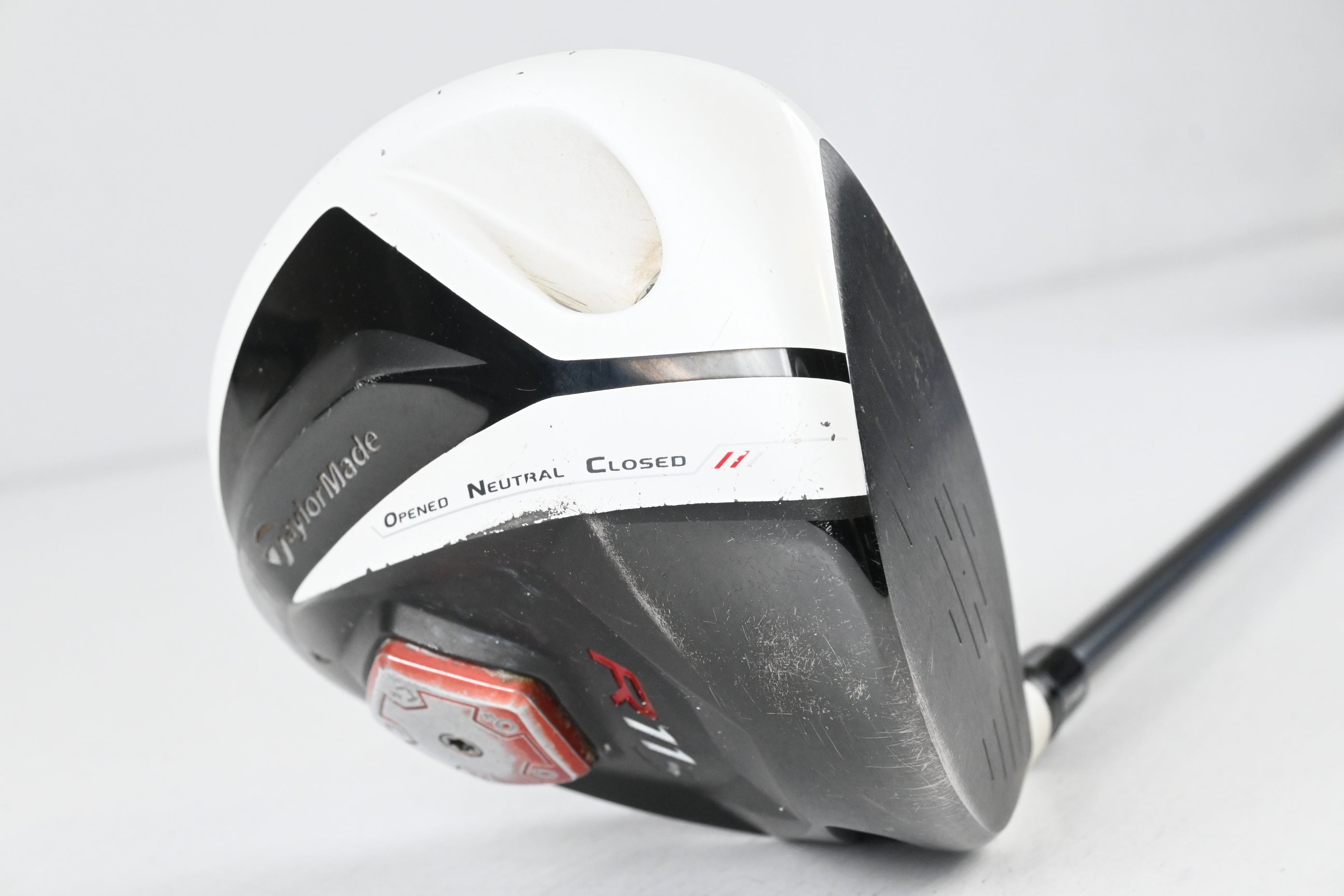 Taylormade R11S Driver / 10.5 Degree / Regular Flex Aldila RIP Phenom 60 Shaft