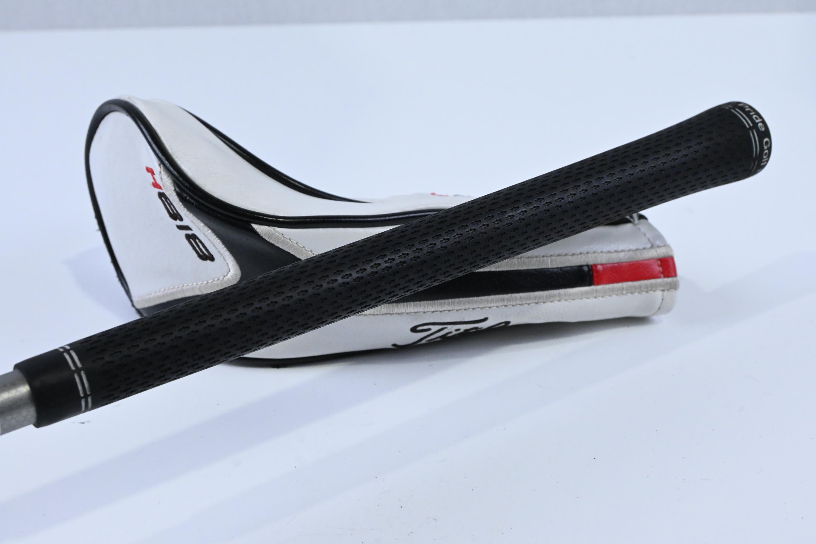 Titleist 818 H2 #2 Hybrid / 17 Degree / Stiff Flex Diamana M+ 60 Shaft