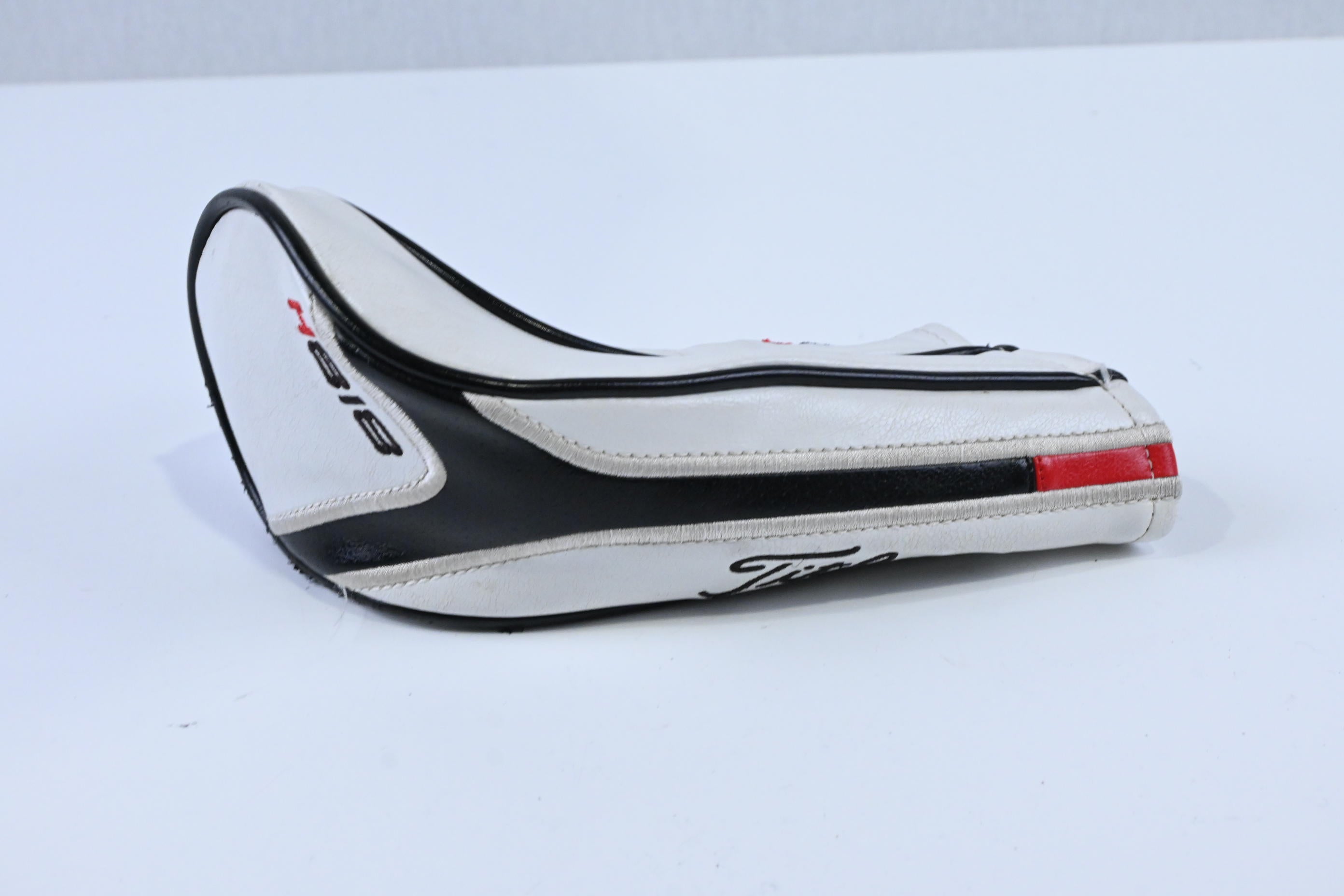 Titleist 818 H2 #2 Hybrid / 17 Degree / Stiff Flex Diamana M+ 60 Shaft