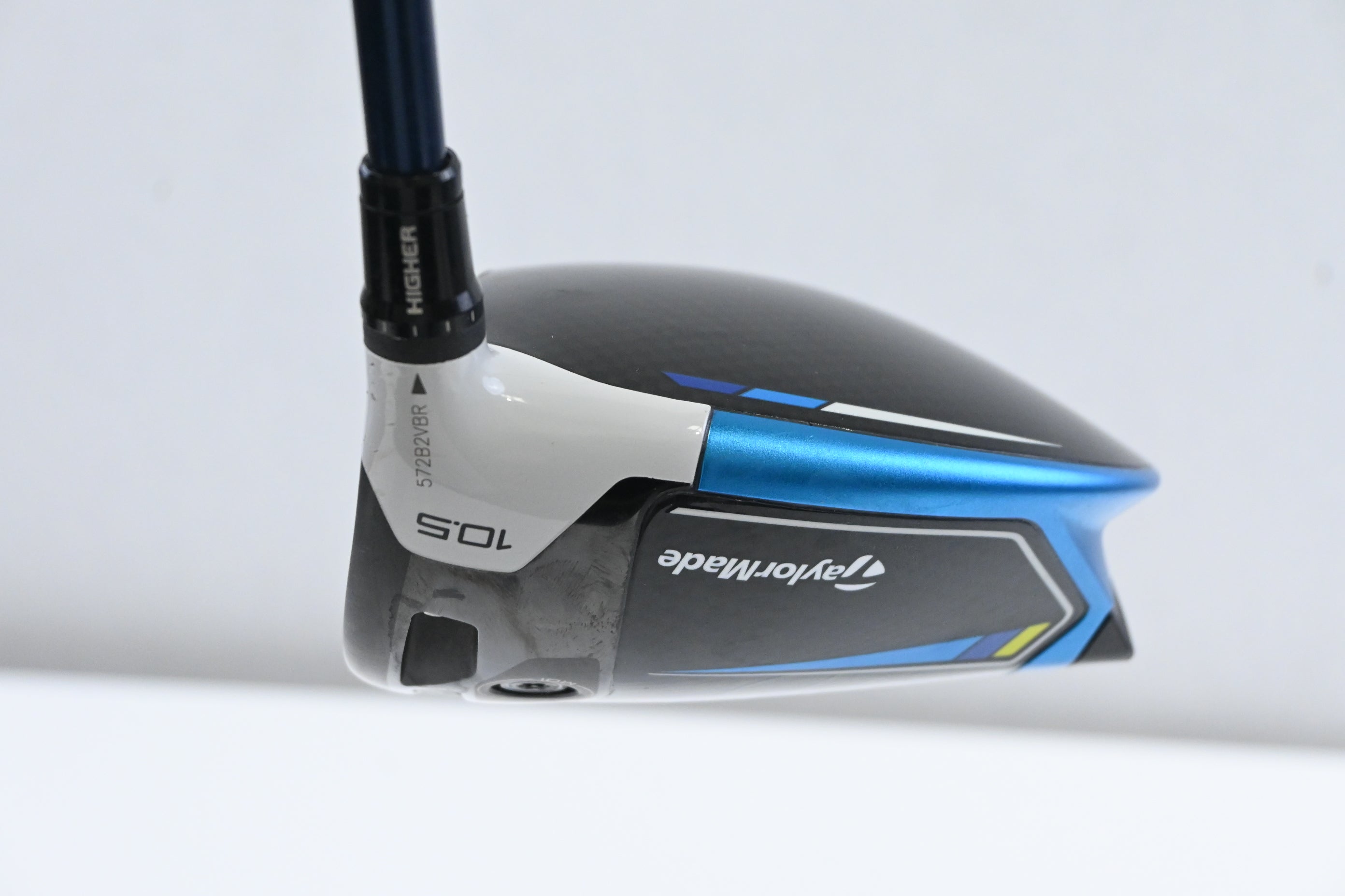 Taylormade SIM2 Max Driver / 10.5 Degree / Stiff Flex Fujikura Ventus Blue 5