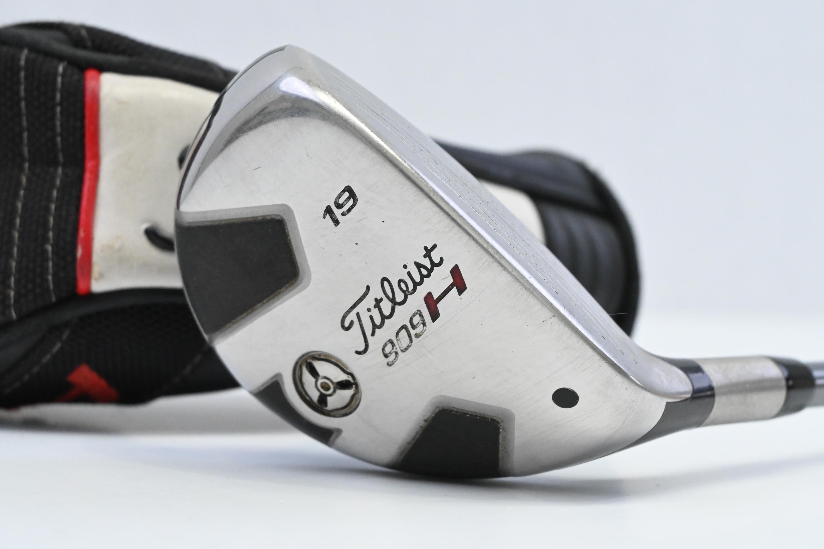Titleist 909H #3 Hybrid / 19 Degree / Regular Flex Diamana 80 Shaft
