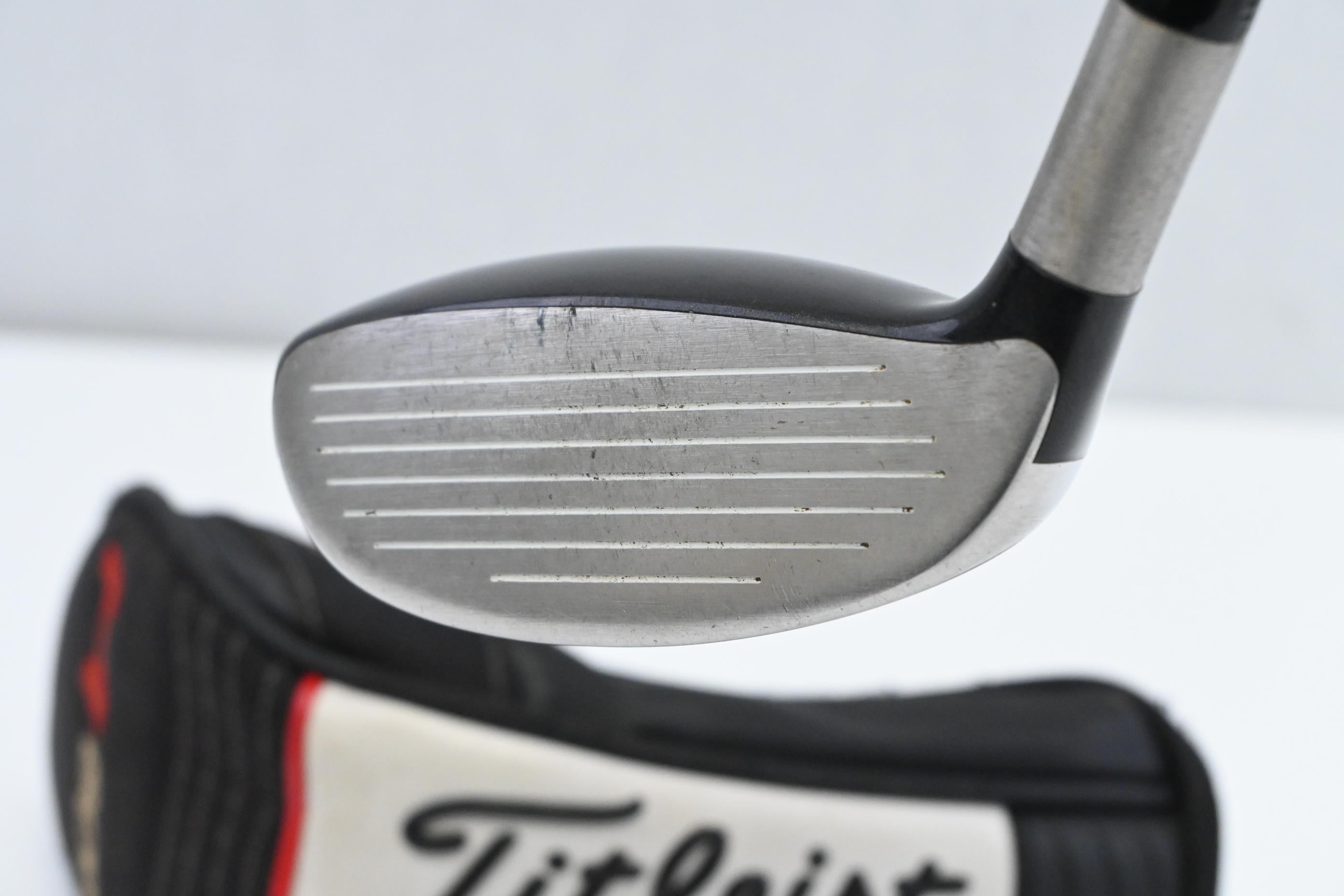 Titleist 909H #3 Hybrid / 19 Degree / Regular Flex Diamana 80 Shaft