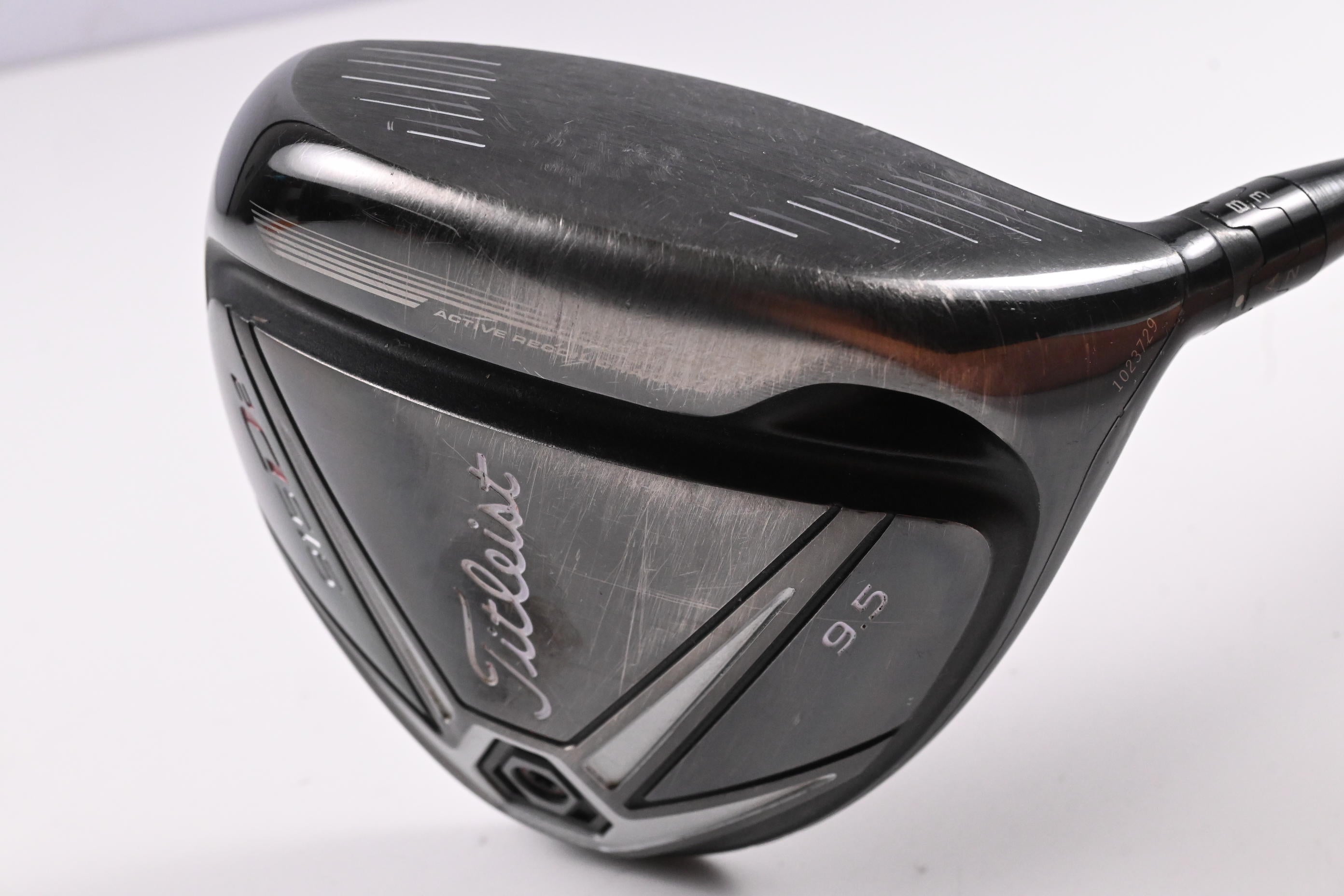 Titleist 915 D2 Driver / 9.5 Degree / Regular Flex Aldila Rogue Silver 70 Shaft