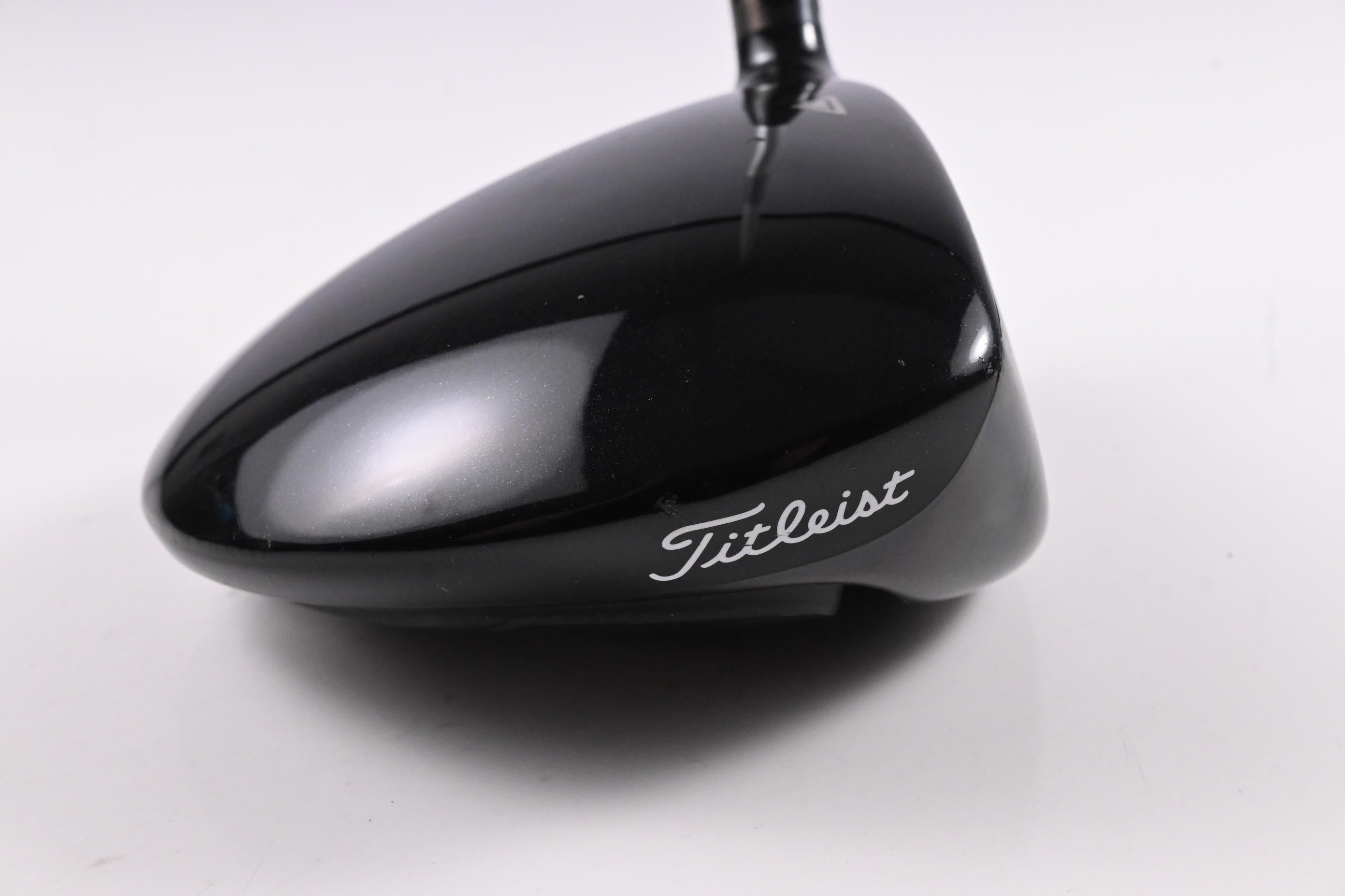 Titleist 915 D2 Driver / 9.5 Degree / Regular Flex Aldila Rogue Silver 70 Shaft