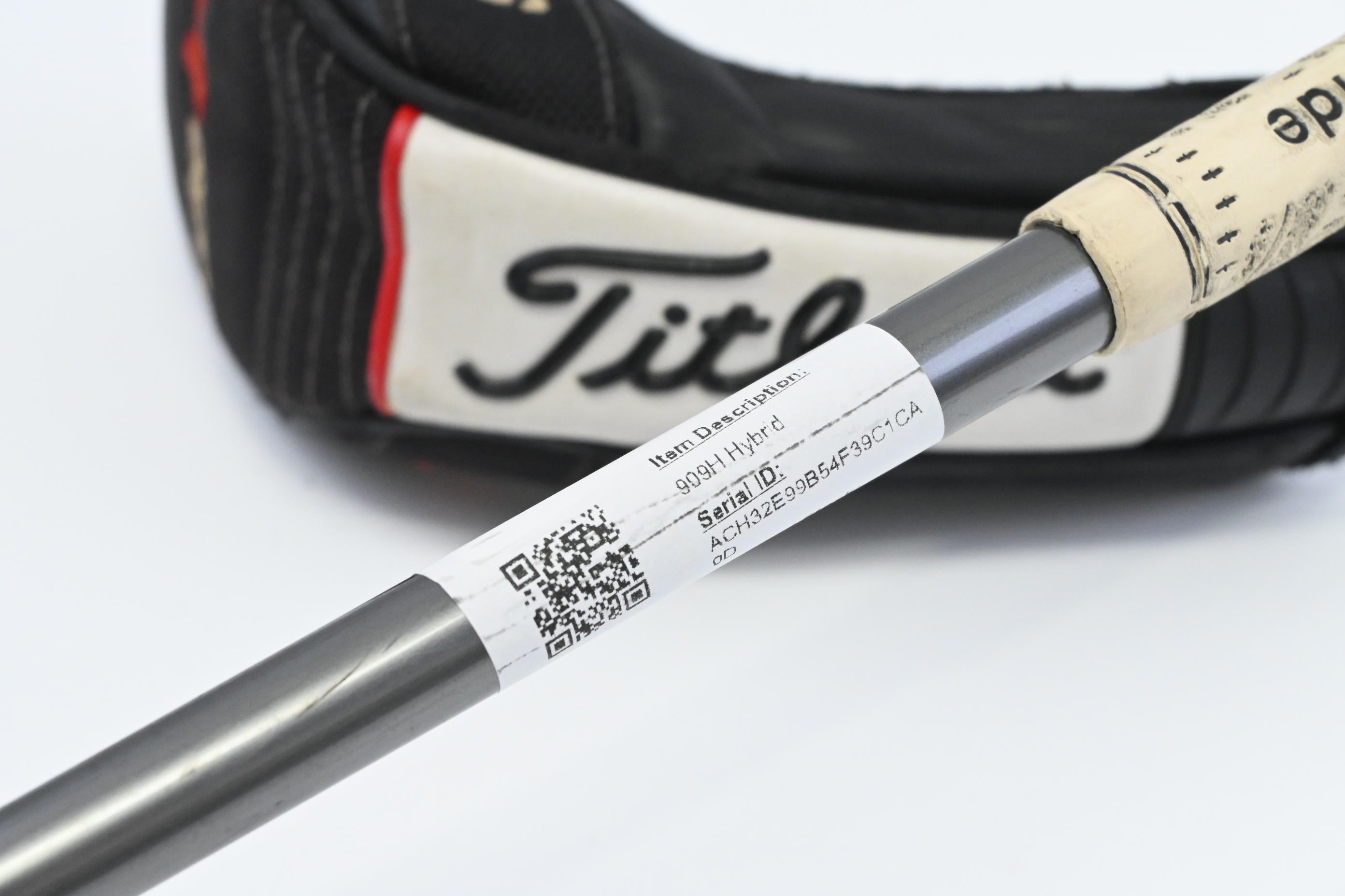 Titleist 909H #3 Hybrid / 19 Degree / Regular Flex Diamana 80 Shaft