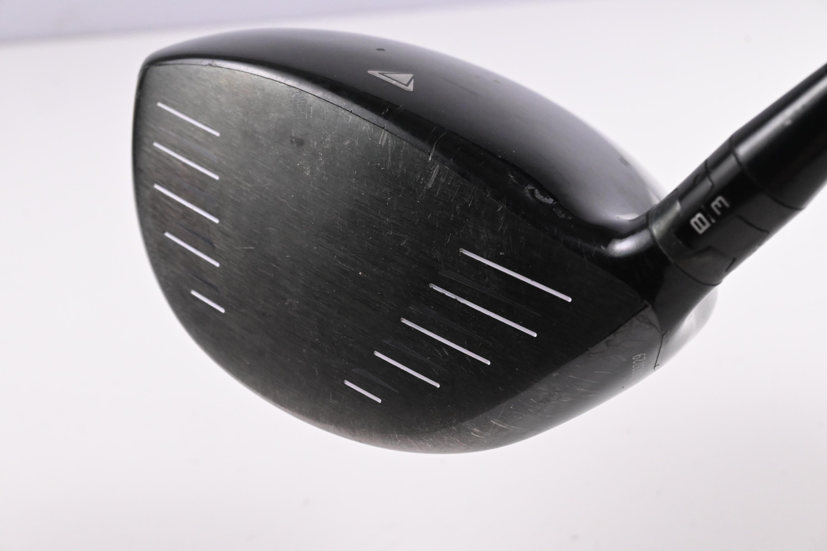 Titleist 915 D2 Driver / 9.5 Degree / Regular Flex Aldila Rogue Silver 70 Shaft
