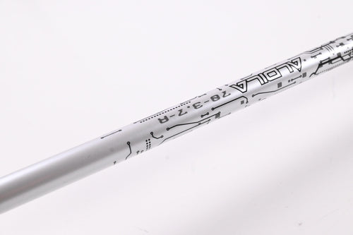 Titleist 915 D2 Driver / 9.5 Degree / Regular Flex Aldila Rogue Silver 70 Shaft