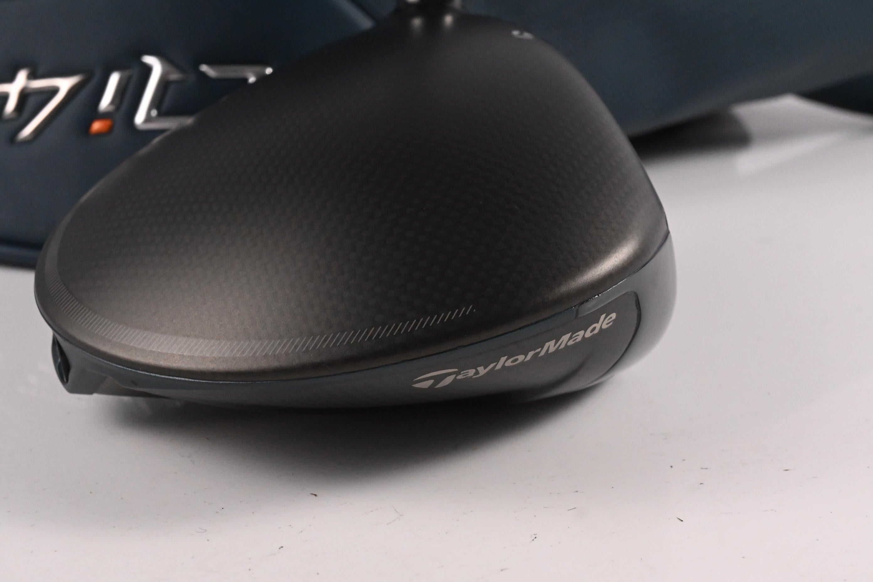 Taylormade Qi4D Driver / 10.5 Degree / Regular Flex Mitsubishi Reax 50 Shaft