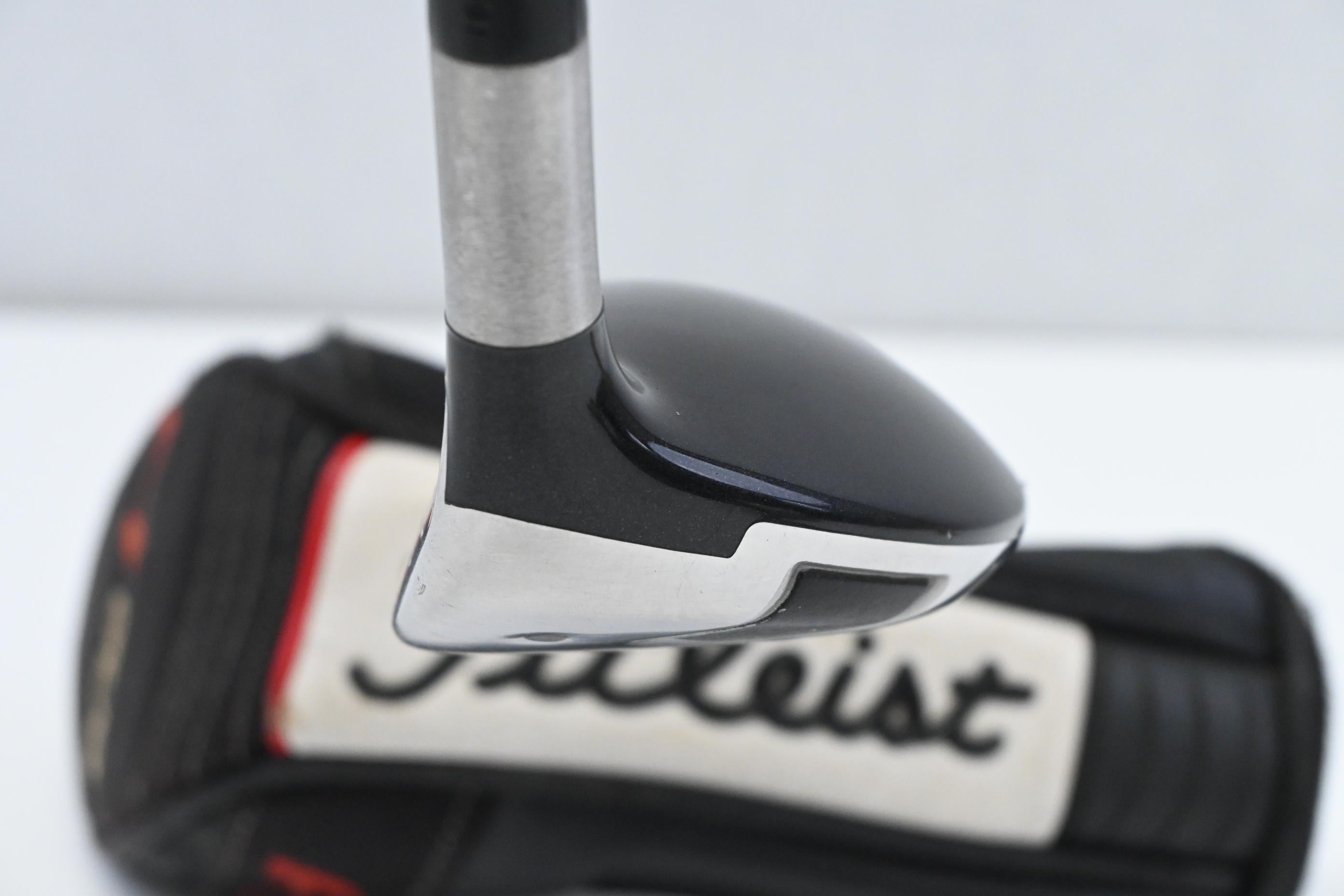 Titleist 909H #4 Hybrid / 24 Degree / Regular Flex Diamana 80 Shaft