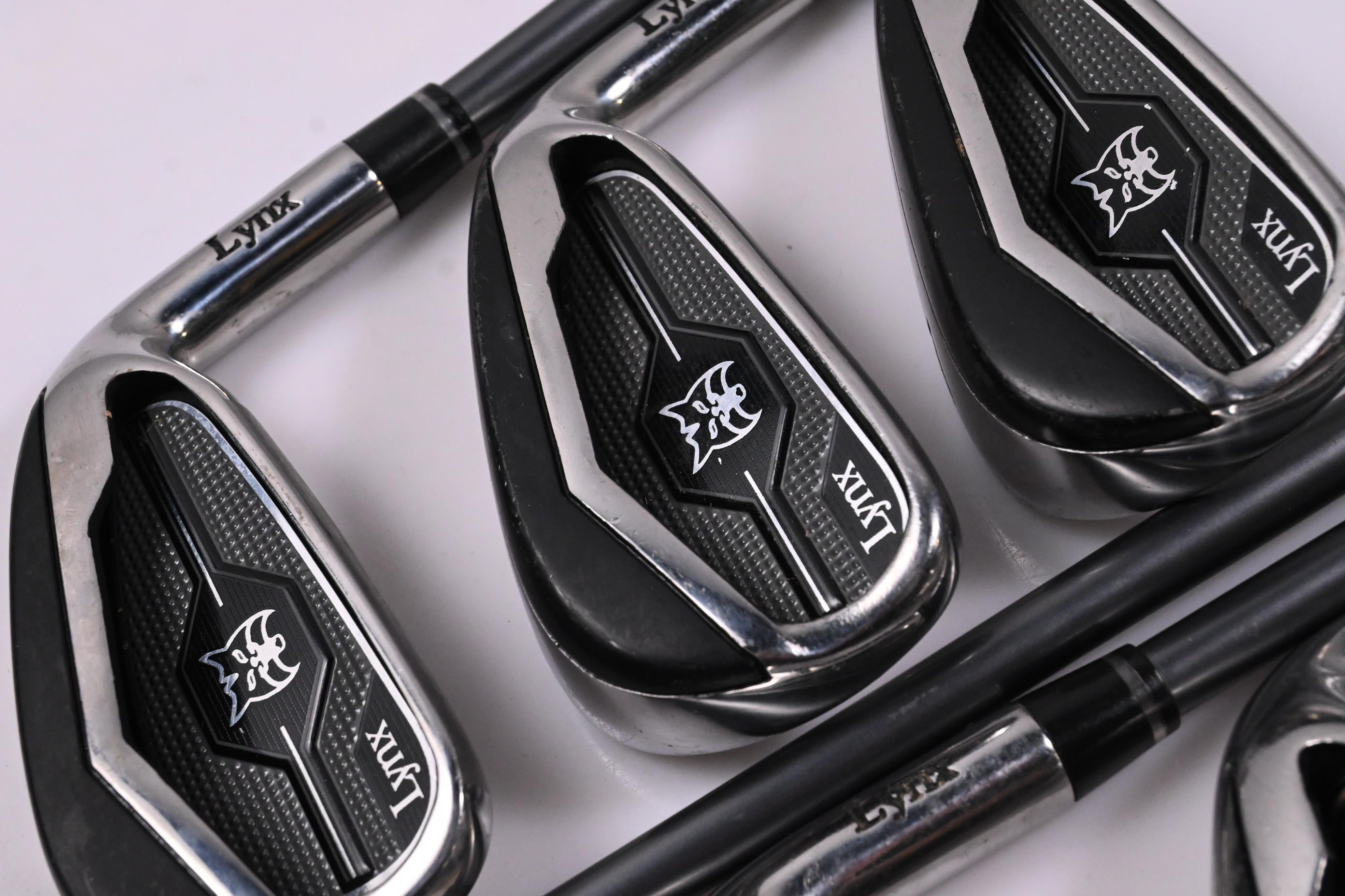 Lynx Predator 2017 Irons / 5-PW+SW / Regular Flex Bassara 55 Shafts