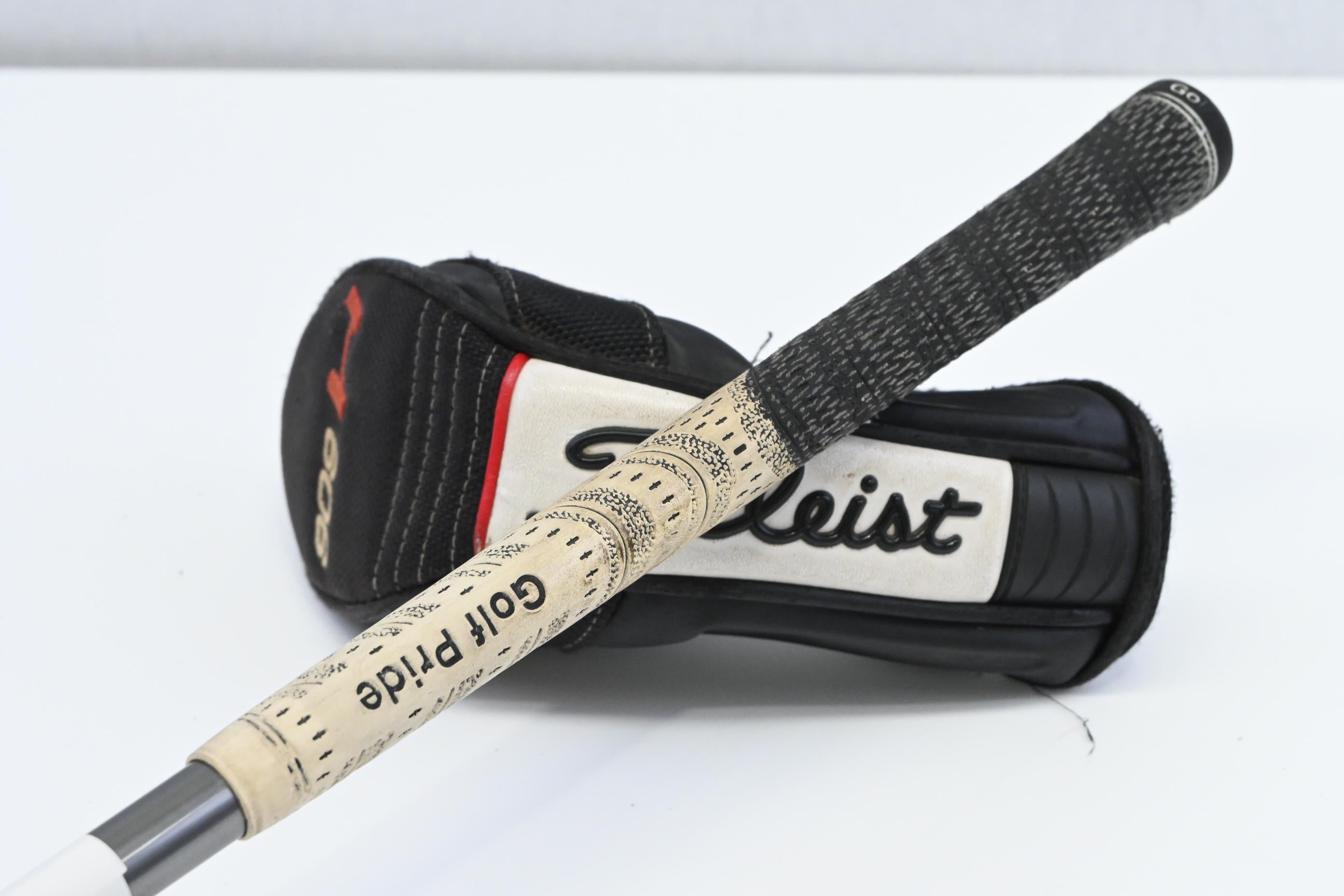 Titleist 909H #4 Hybrid / 24 Degree / Regular Flex Diamana 80 Shaft